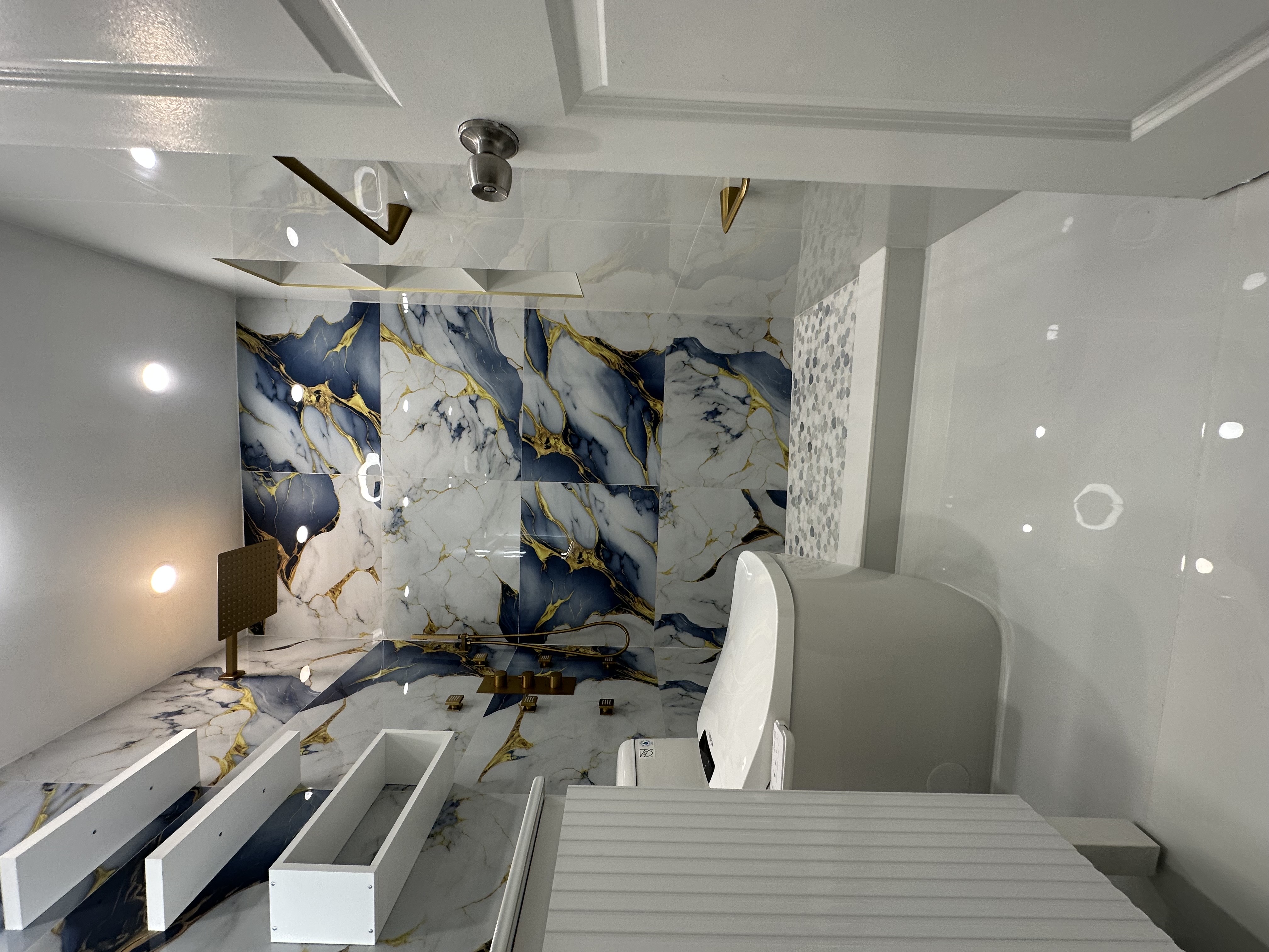 lrdmarbre&tile Inc  in Miami 