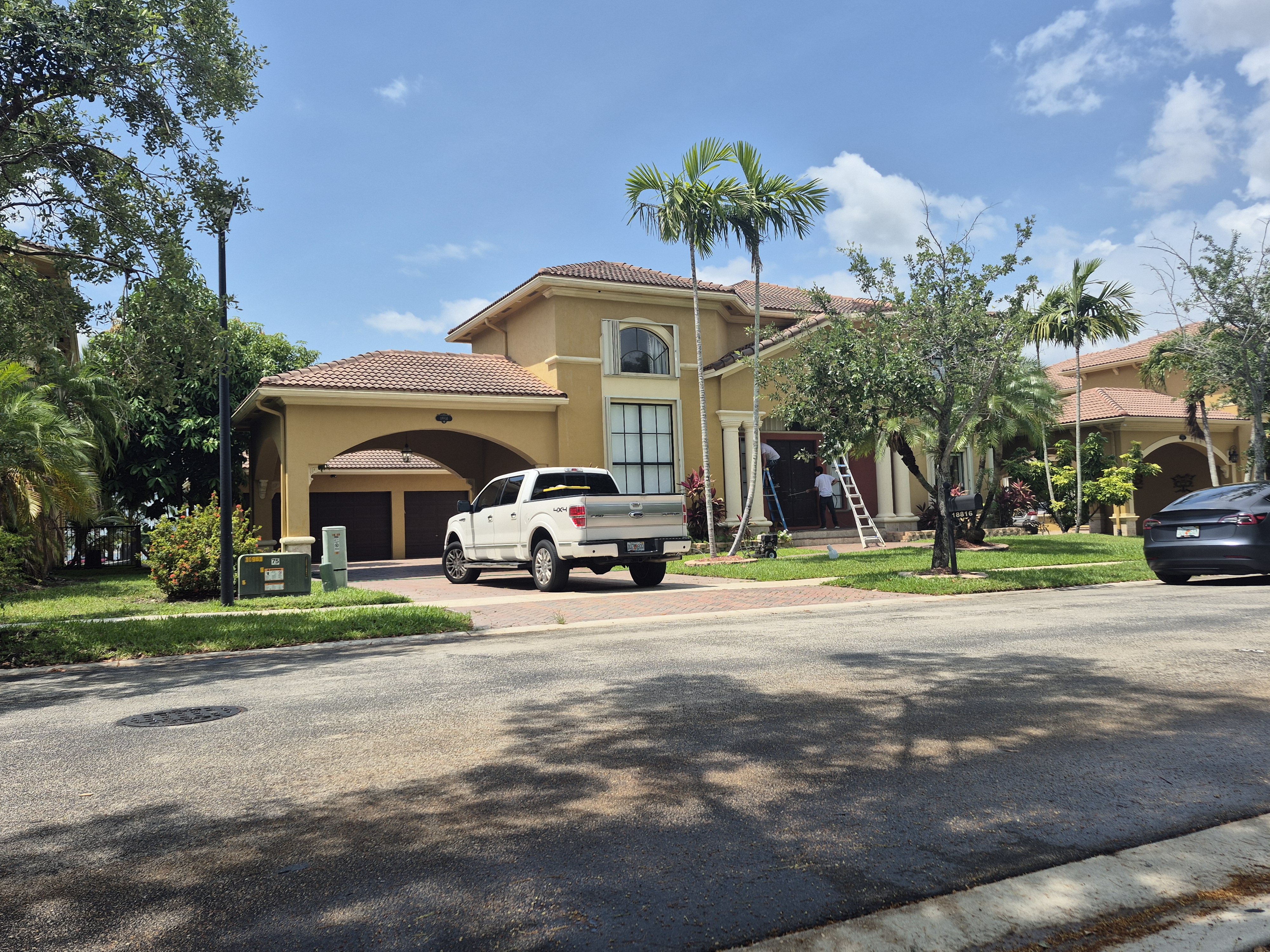 Image of paint exterior and interior home in miami