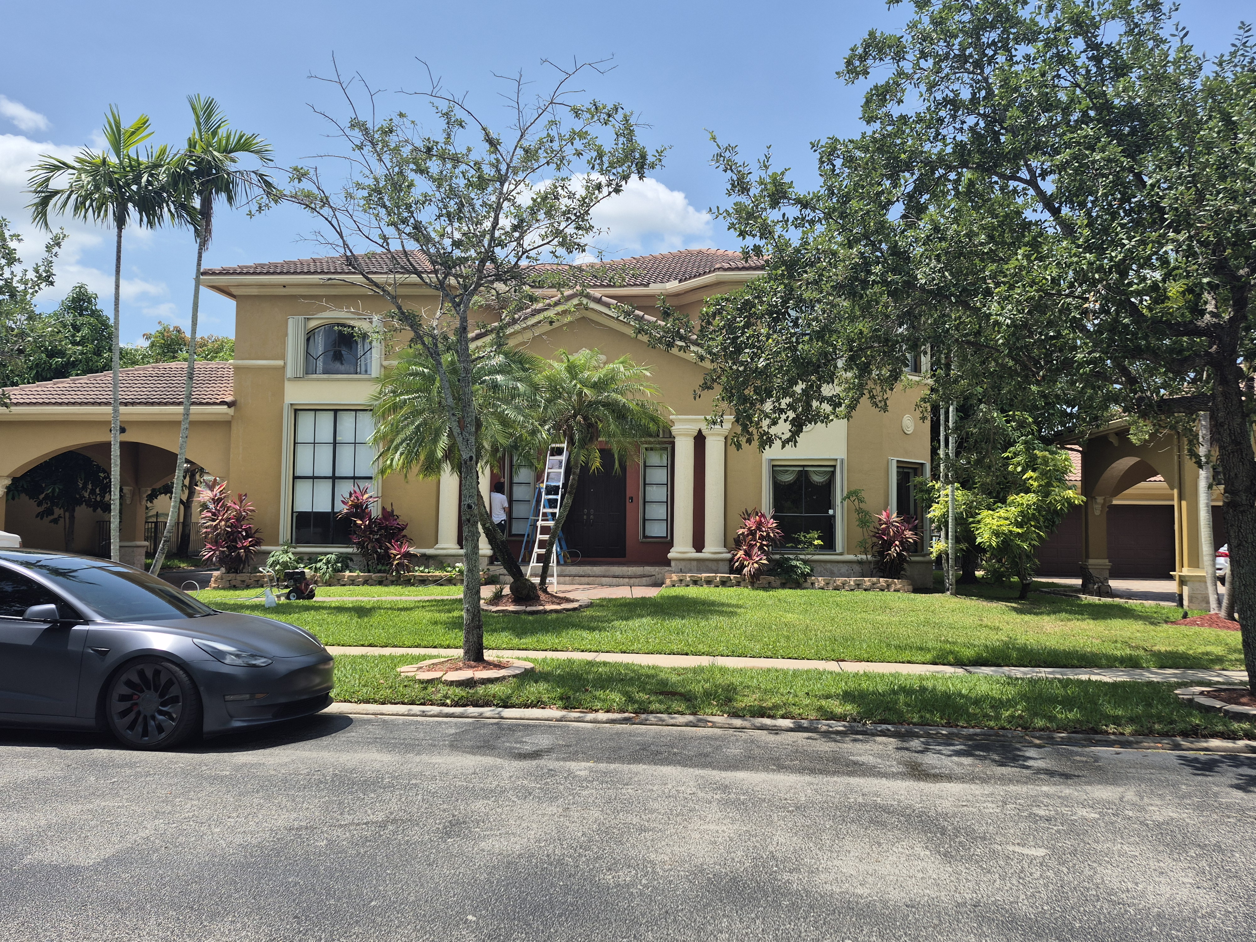 Image of paint exterior and interior home in miami