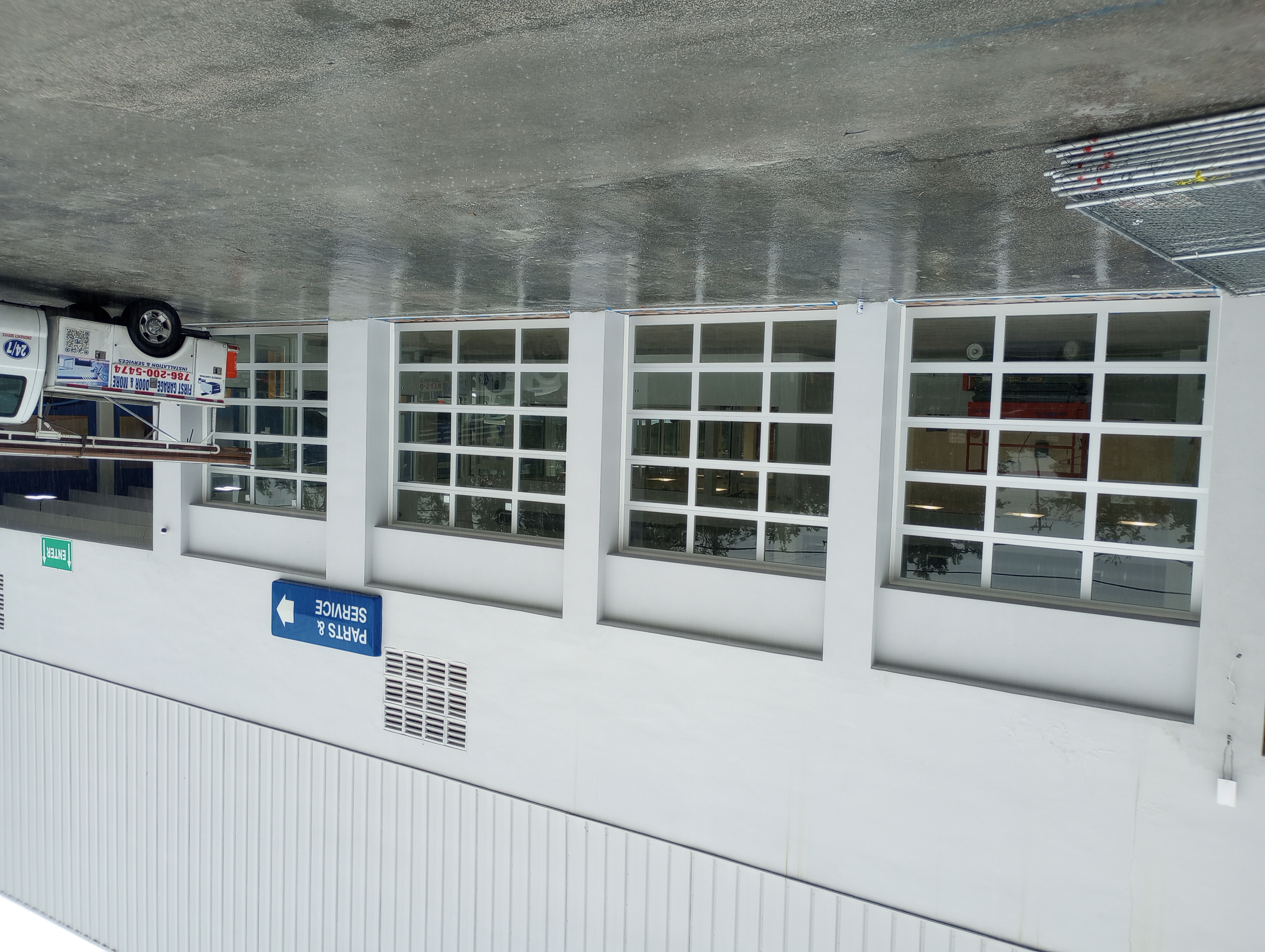 Image of Puertas de garage Residencial y Comercial ,Residential and Commercial Garage Doors in Miami-Dade, Broward-caunty, Wes palm