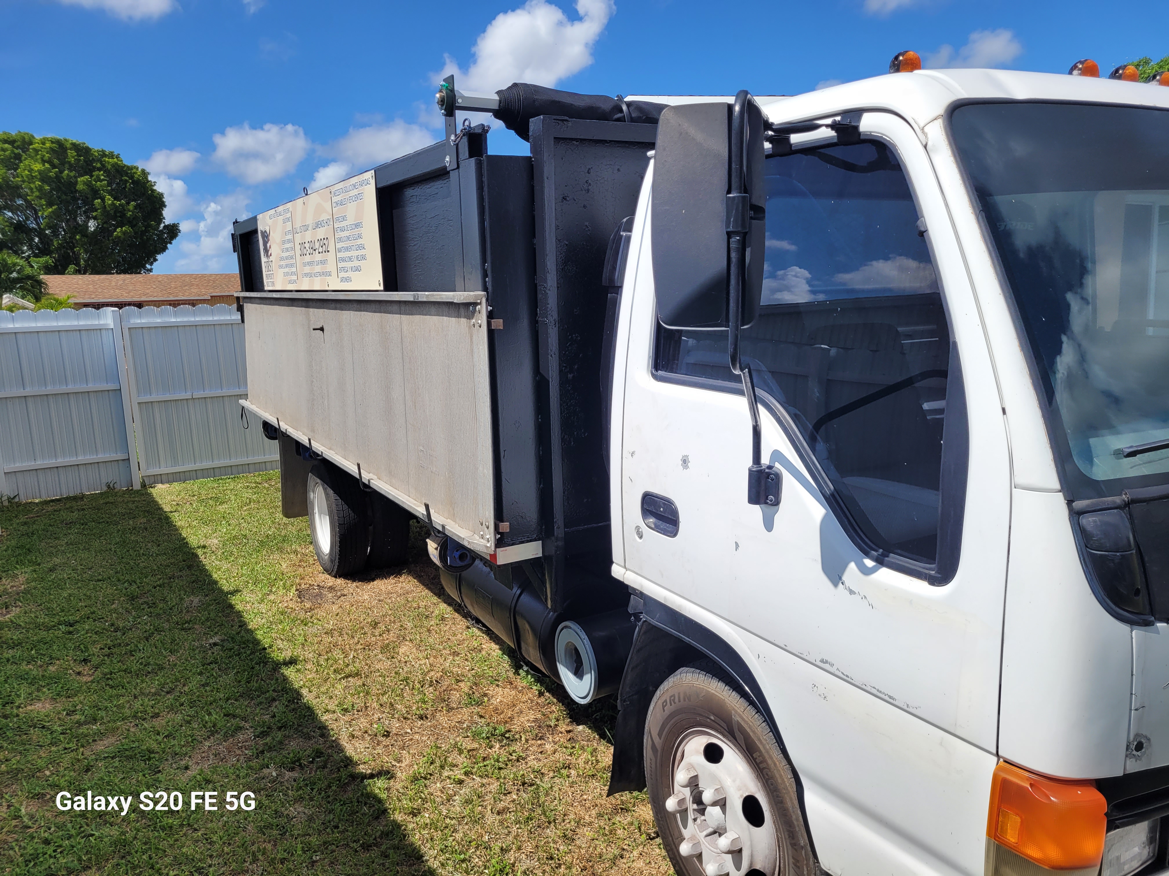 Image of junk removal (recoleccion de escombros ,basura llamenos al 3053942952 in homestead