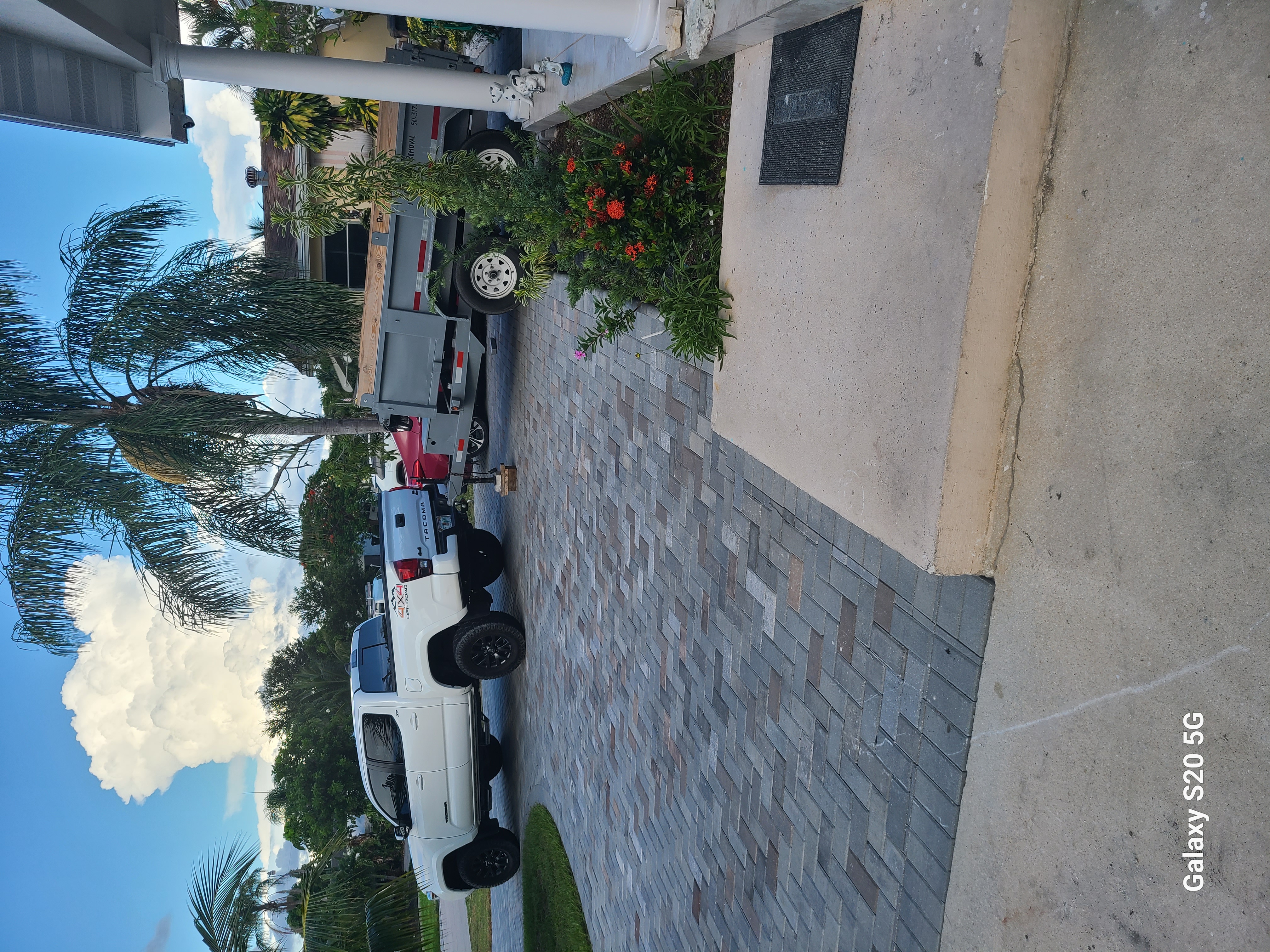 Image of junk removal y mas in west palm beach