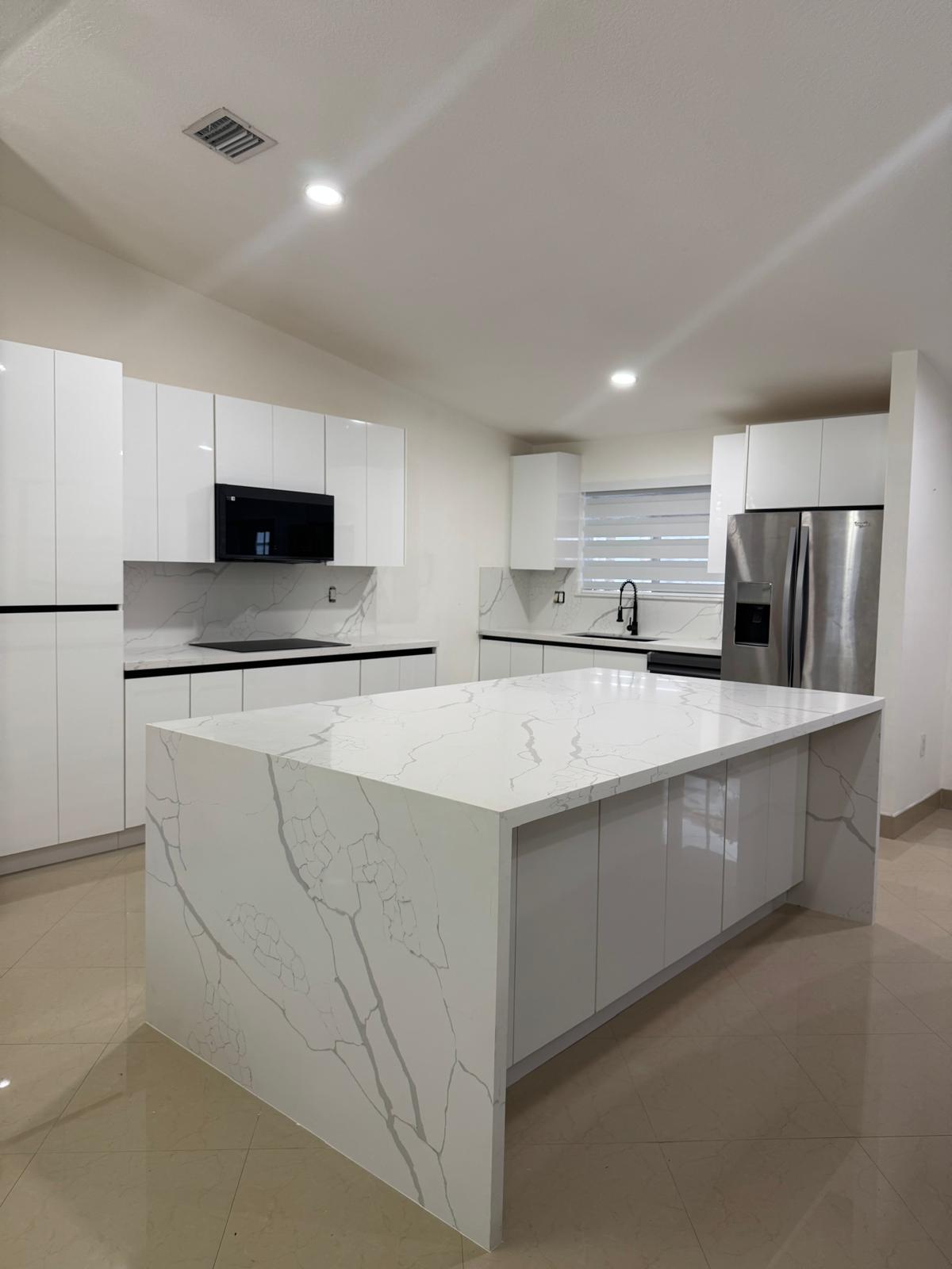 Image of quartz calacata in Miami