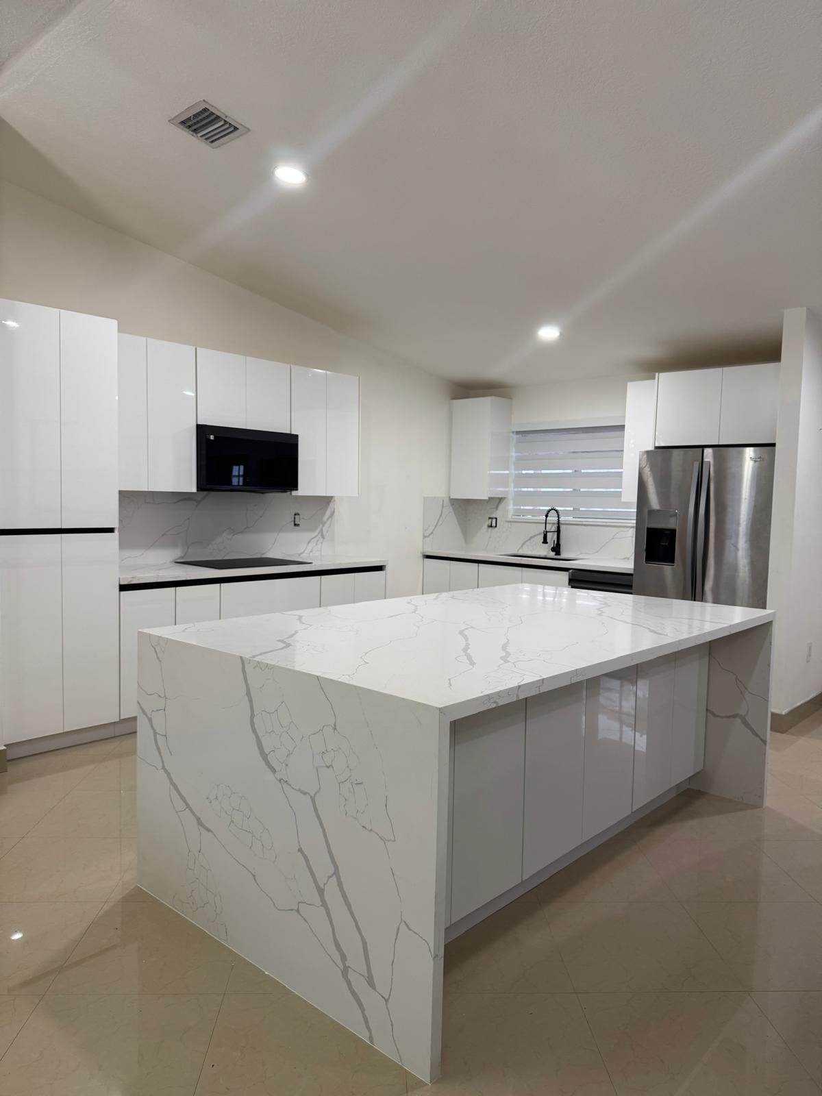 Image of quartz calacata in Miami