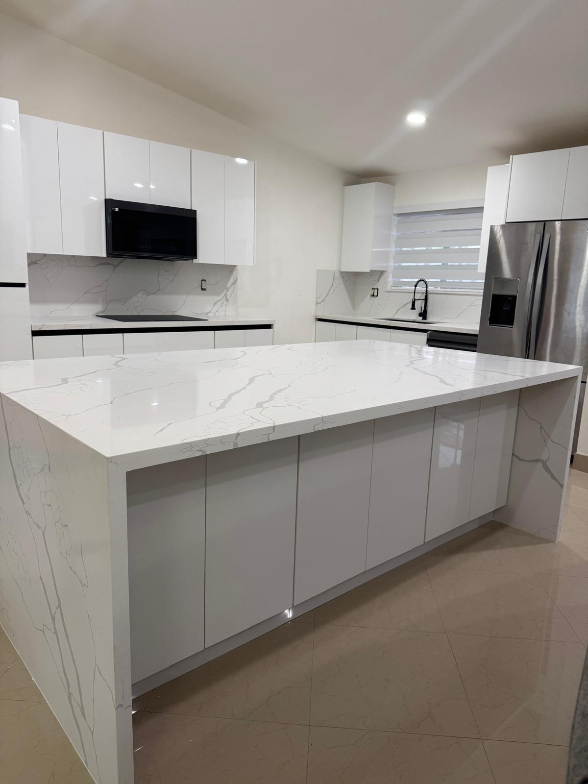 Image of quartz calacata in Miami