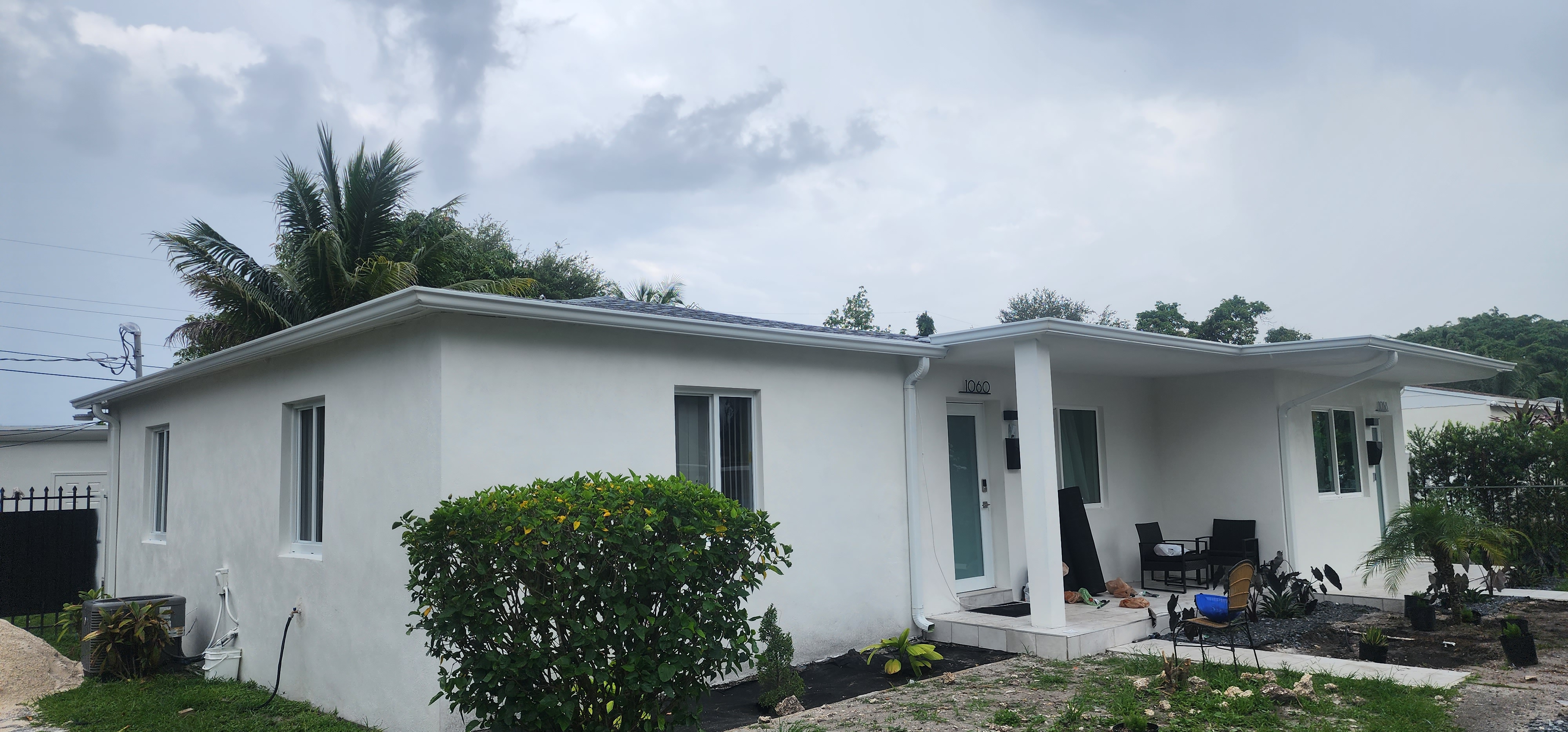 Image of Gutters service Servicio de Canales de Lluvia in Hollywood