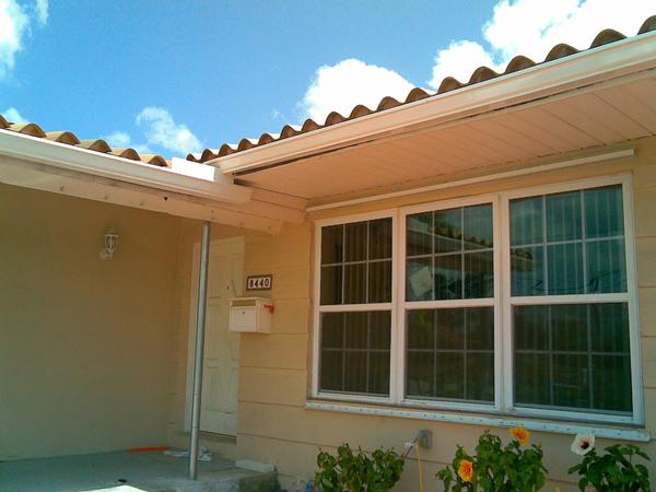 Image of Gutters service Servicio de Canales de Lluvia in Hollywood