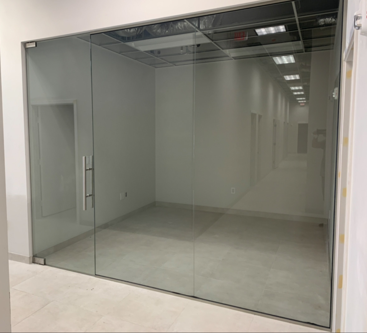 Image of glass shower door in Miami