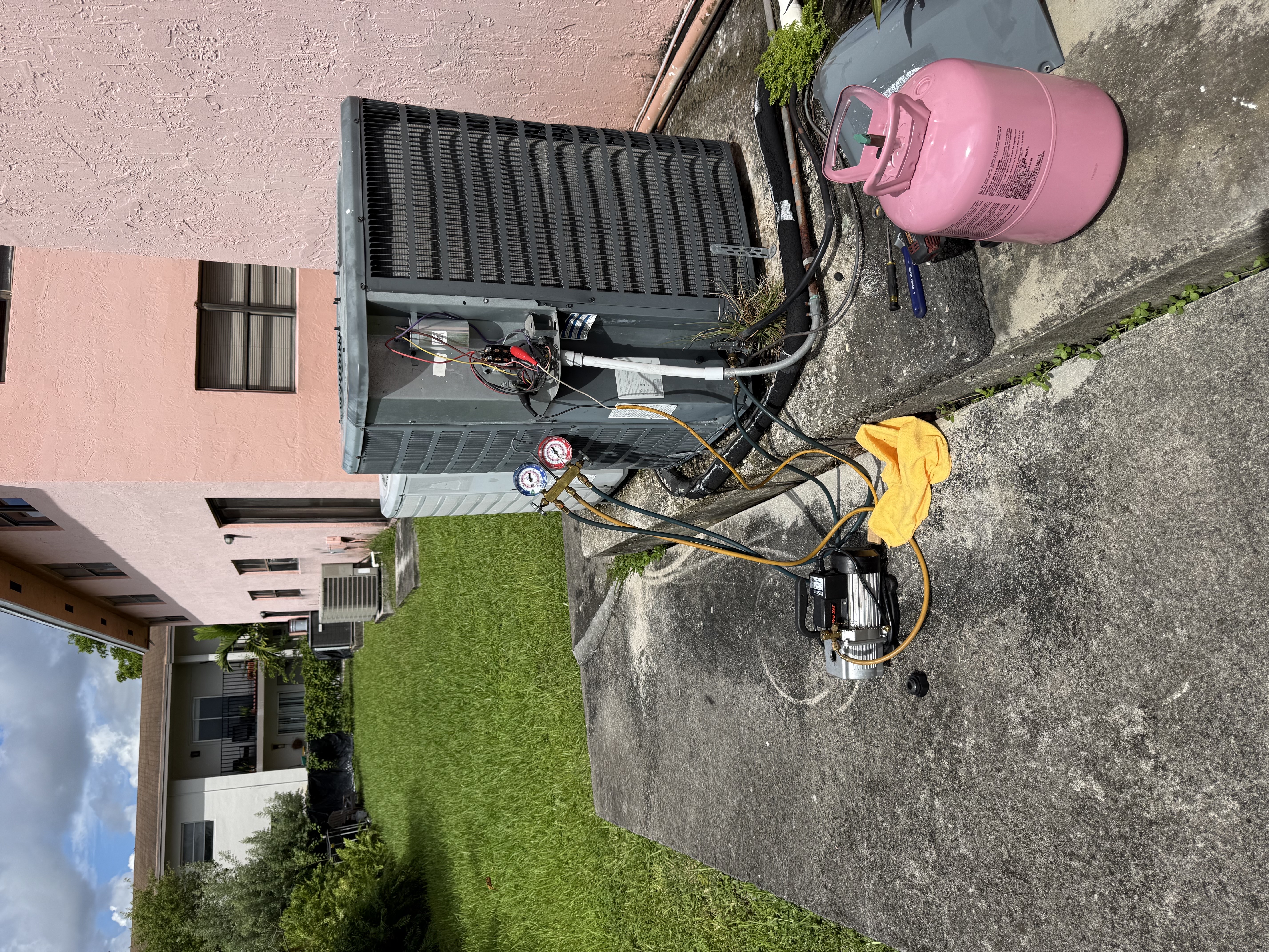 Image of estimados freee  in Hialeah