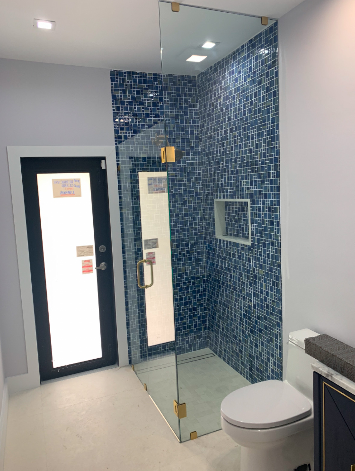 Image of glass shower door in Miami