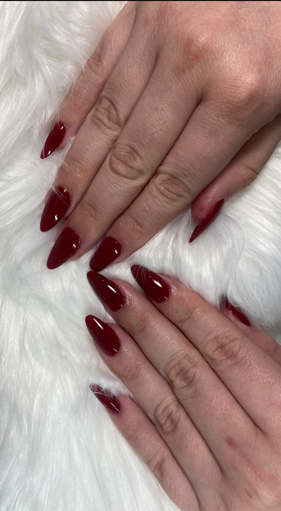 Image of Cuida tu piel con un limpieza facial y luce unas hermosas uñas in Miami