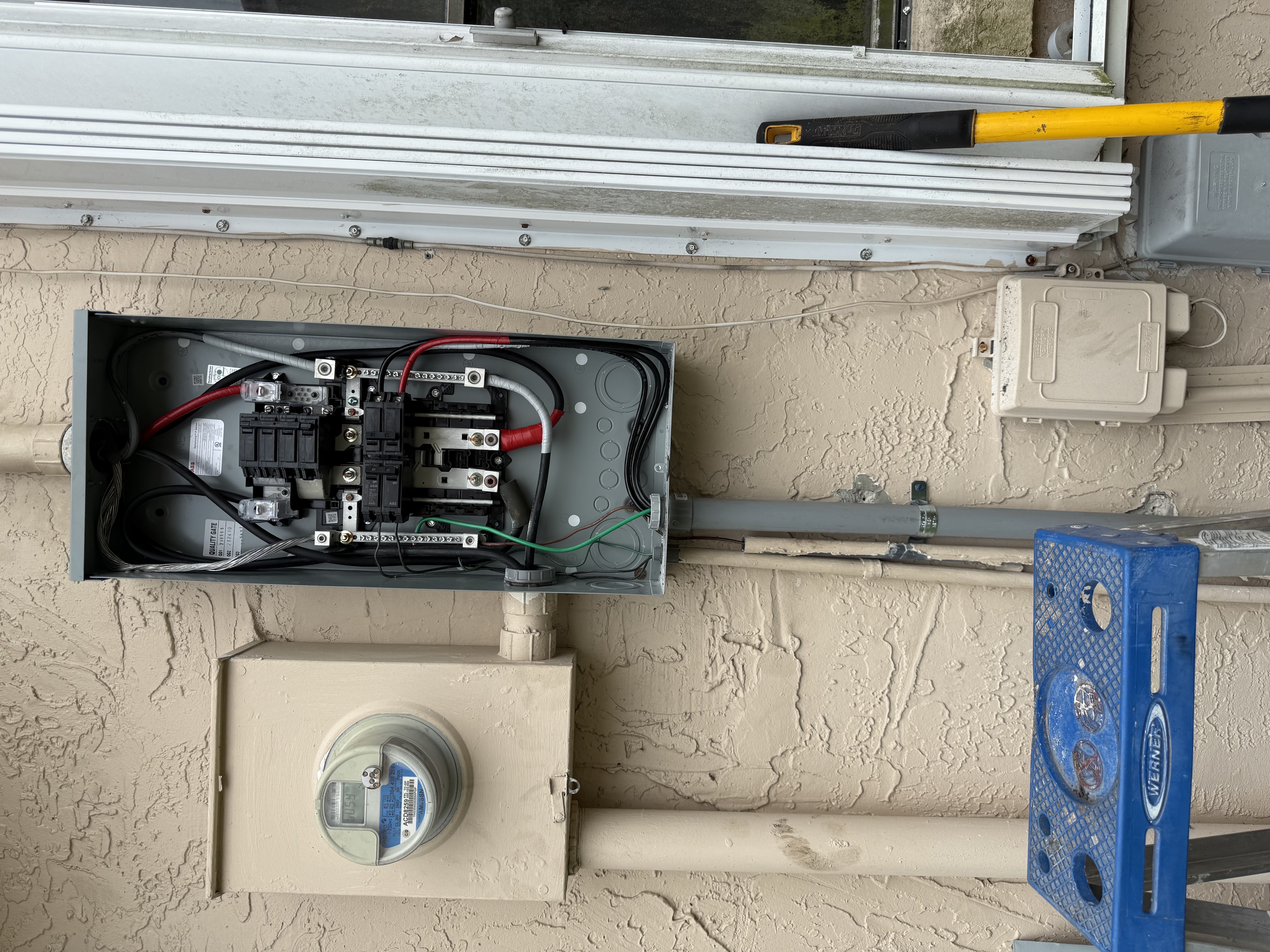 Image of Remplazo e instalación de paneles eléctricos in Miami