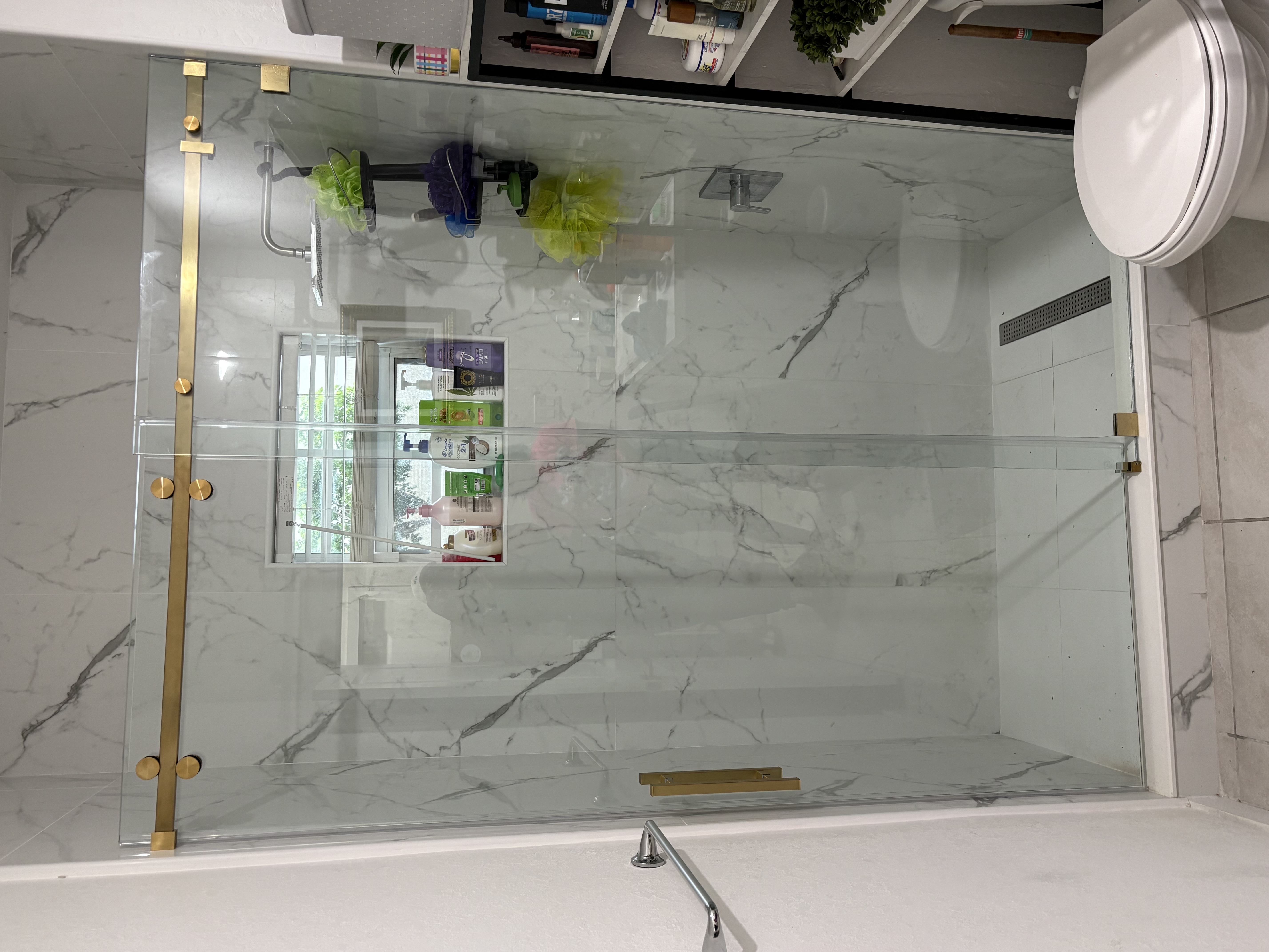 Image of PUERTAS DE CRISTAL PARA TU BAÑO/ SHOWER DOOR in Miami