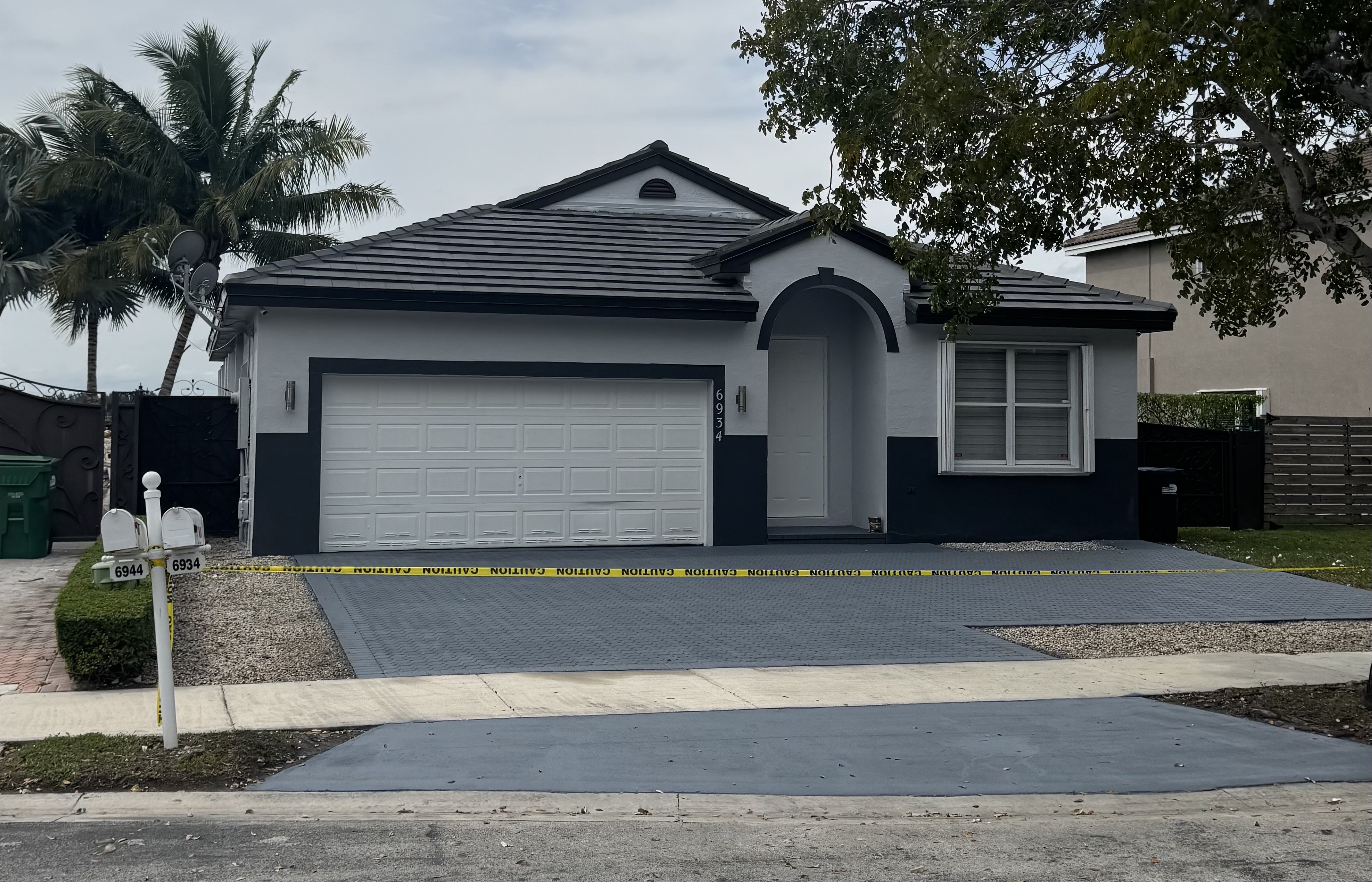 Image of exterior , interior ,residential y comercial servicio de pintura. in Miami