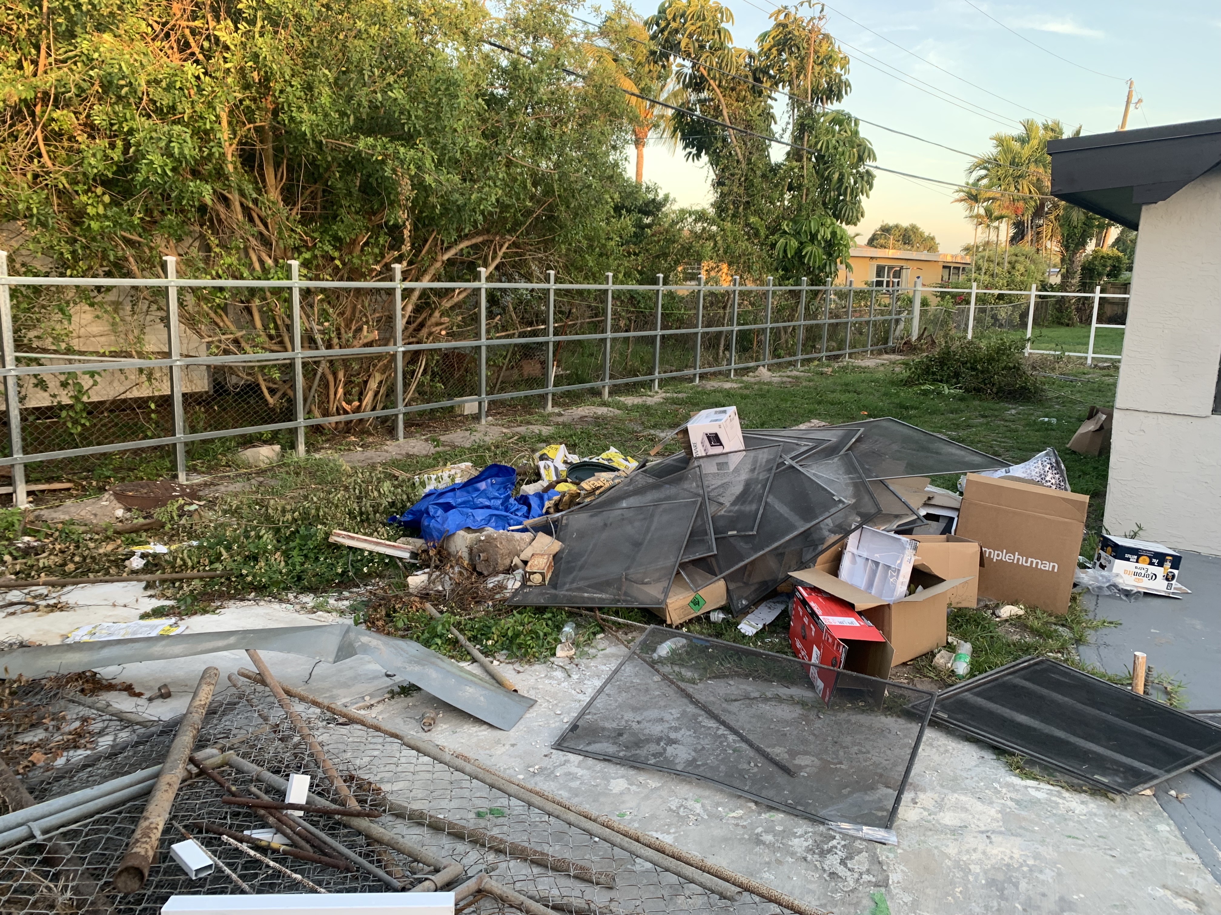 Image of nueva cerca de metal in Miami