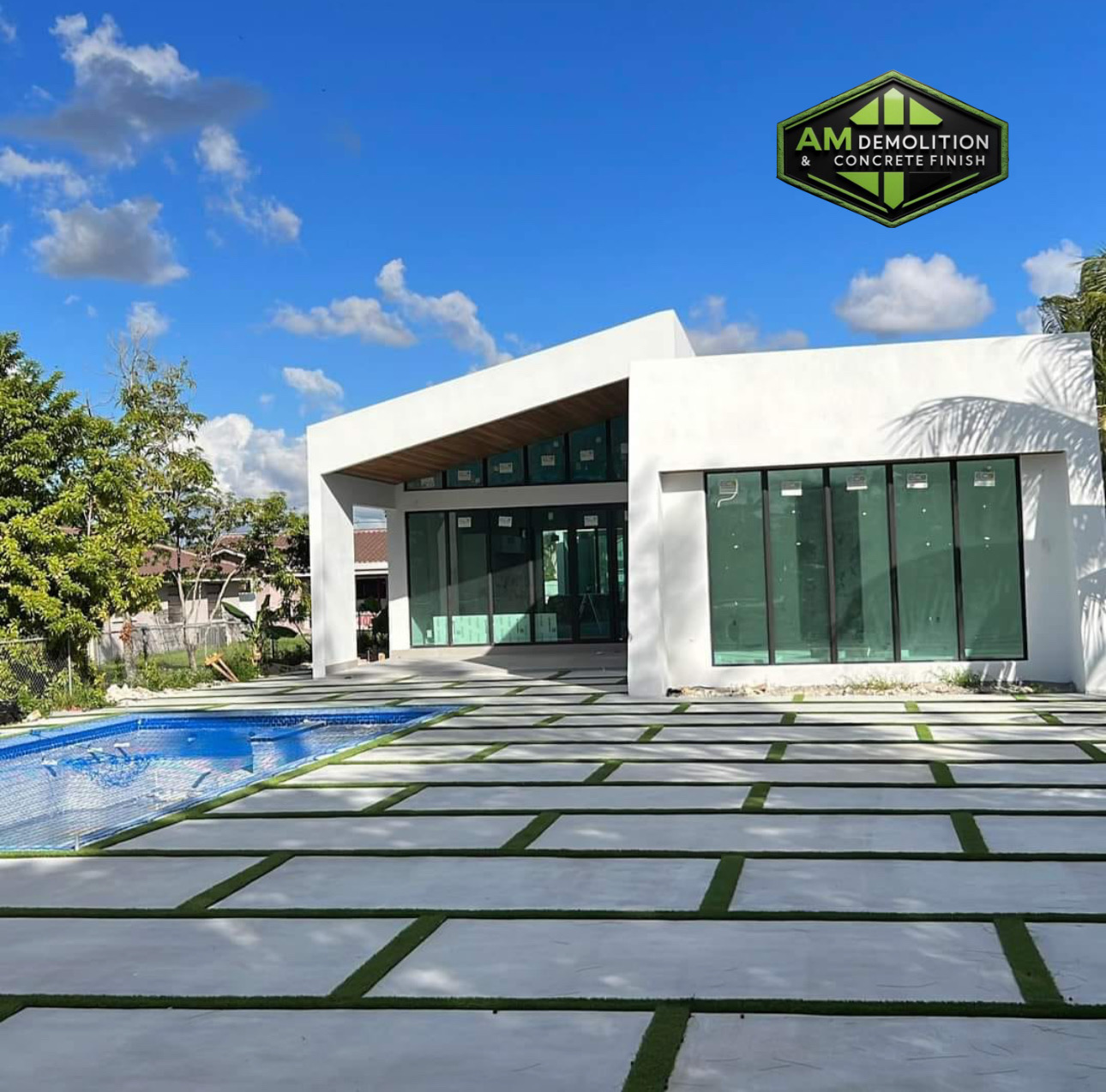 Image of CONCRETE SQUARES + ARTIFICIAL GRASS in Miami