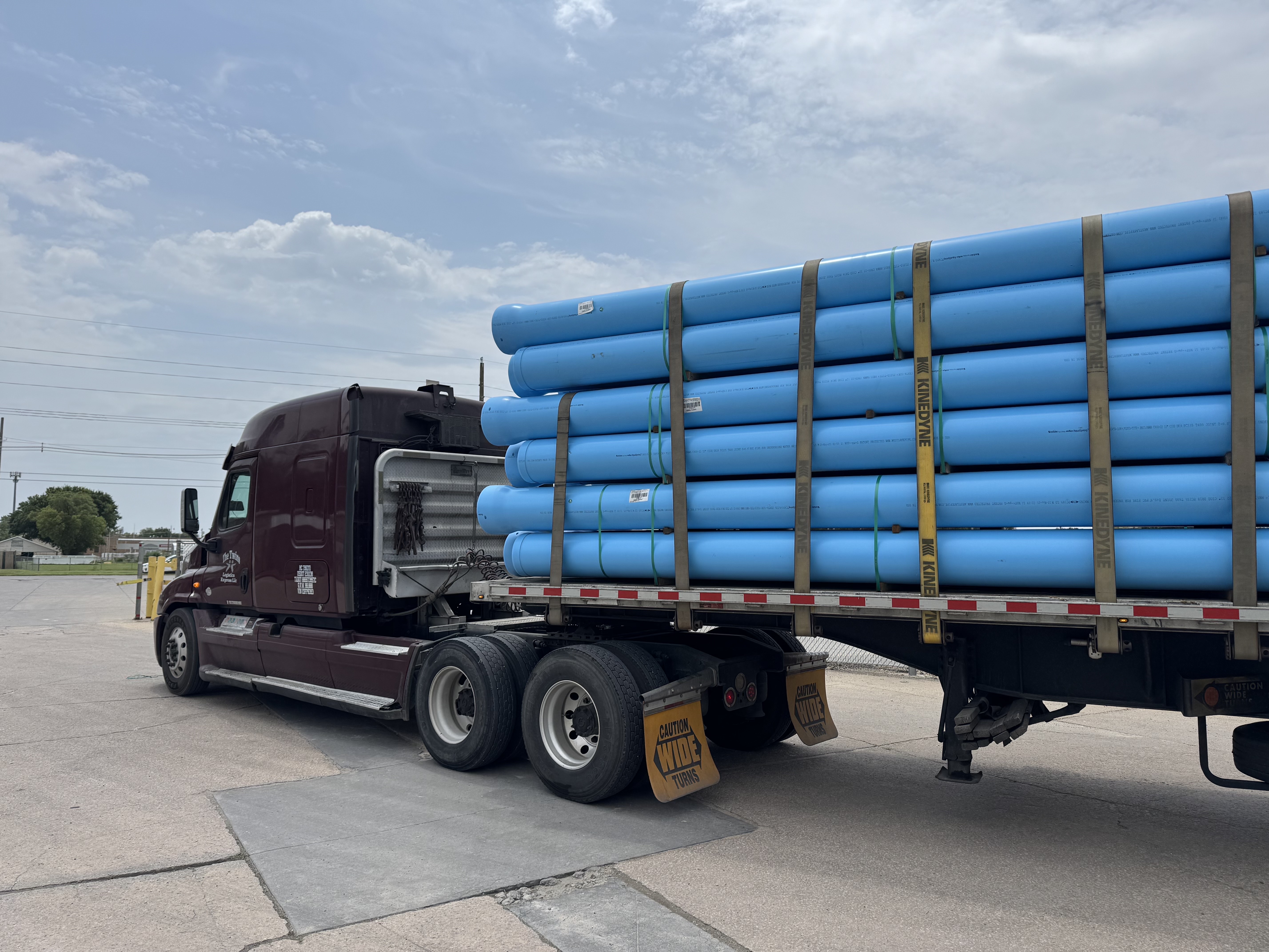Image of 18 wheelers Parking lot in Crosby