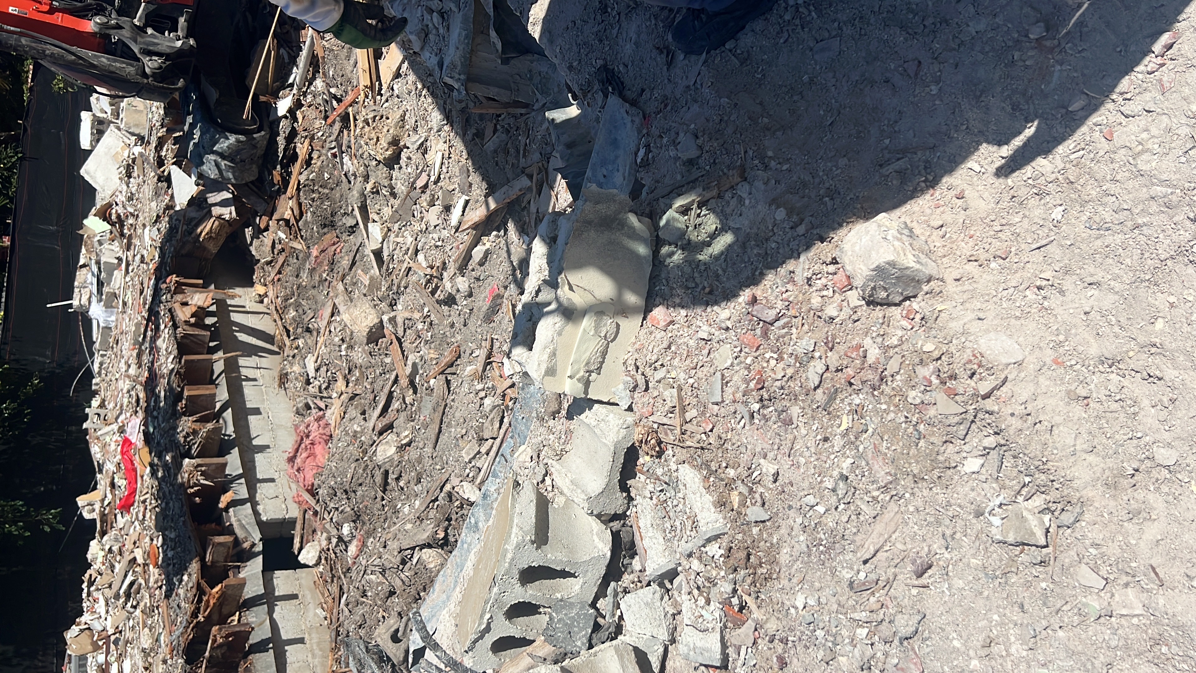 Image of basura Esconbro Demolición  in Miami Beach 