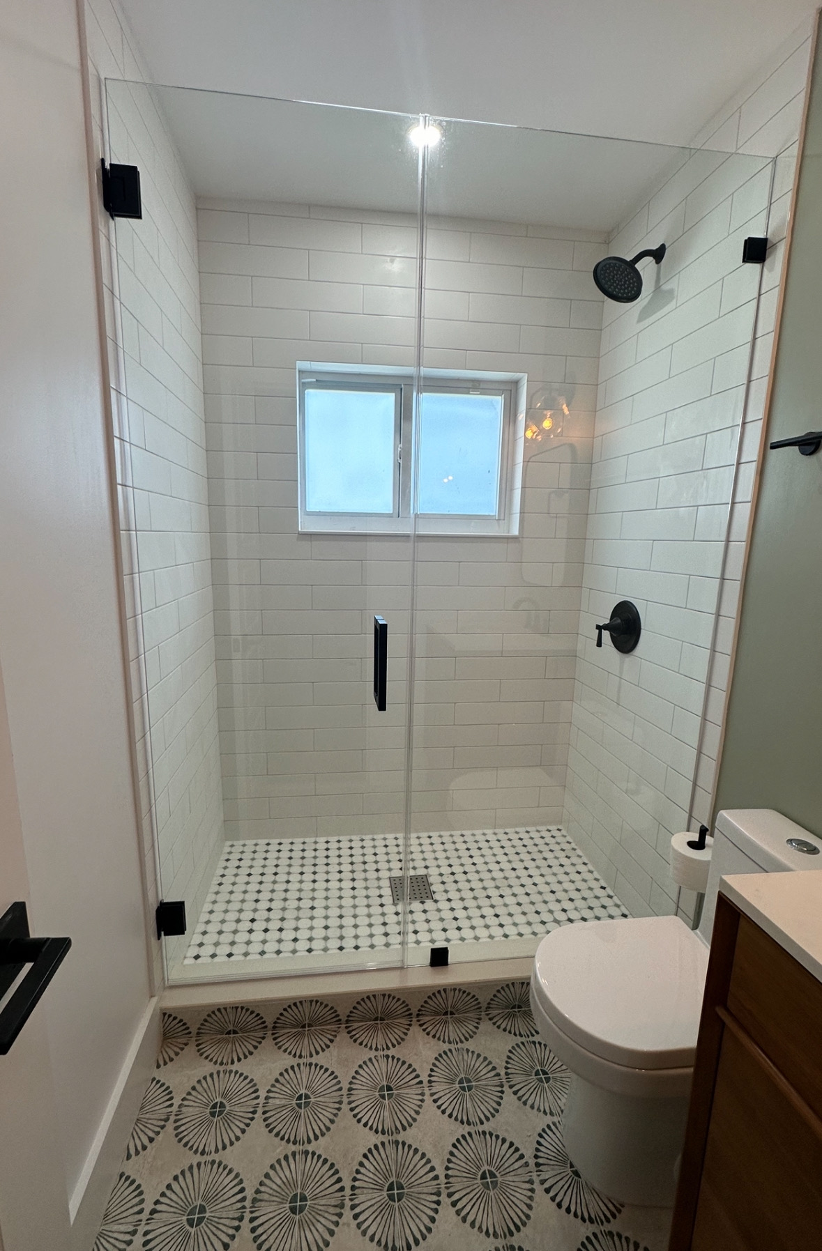 Image of glass shower door in Miami