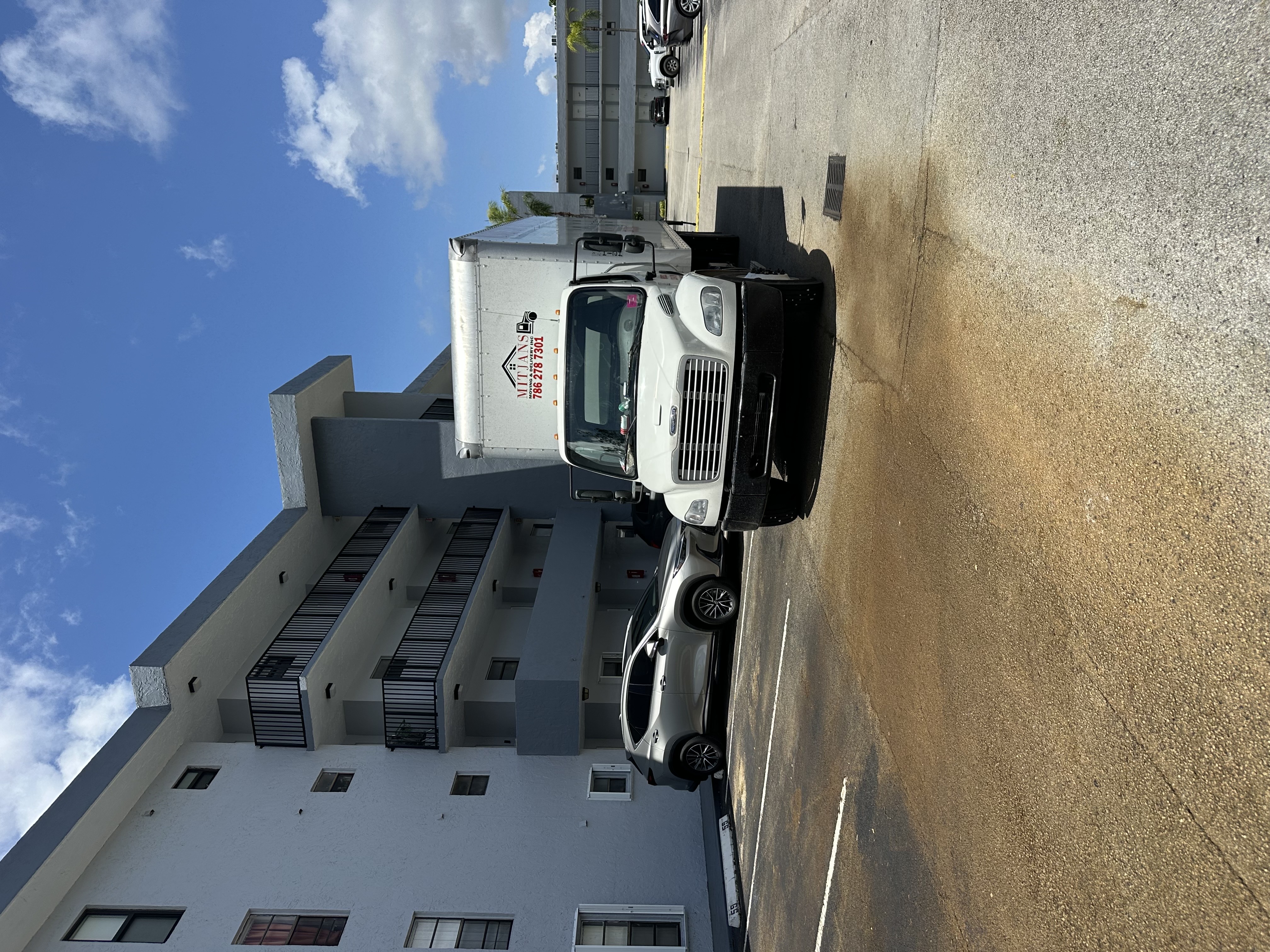Image of Mitjans Mudanzas Delivery in Miami