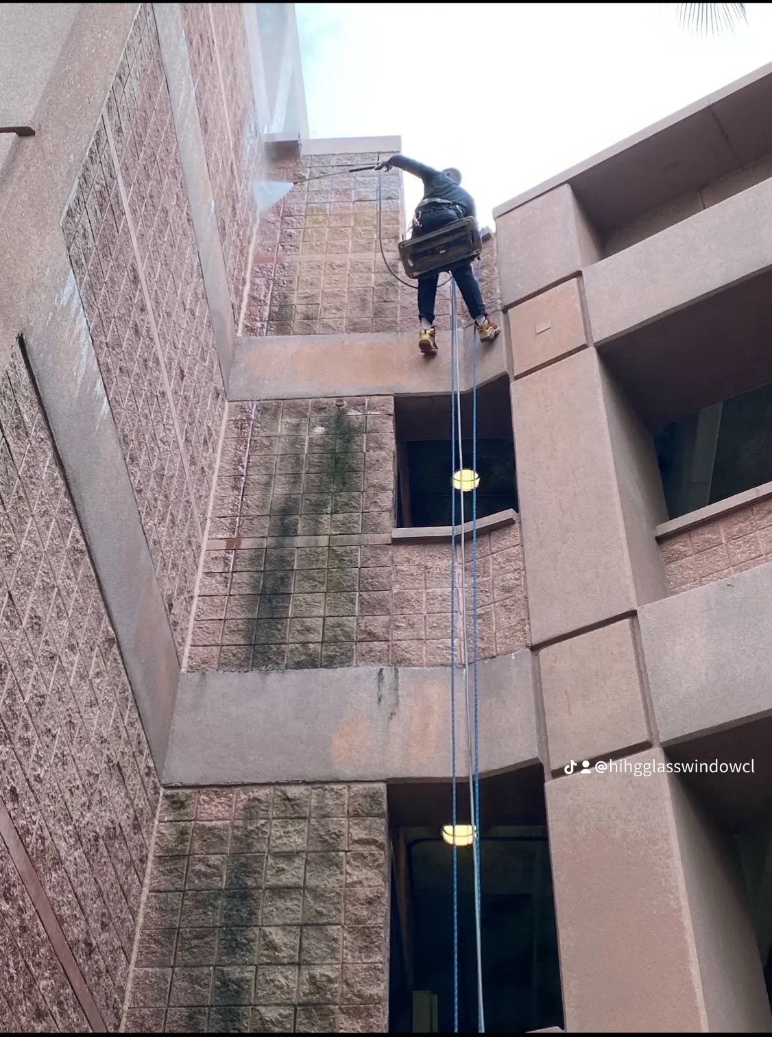 Image of window cleaning in Miami
