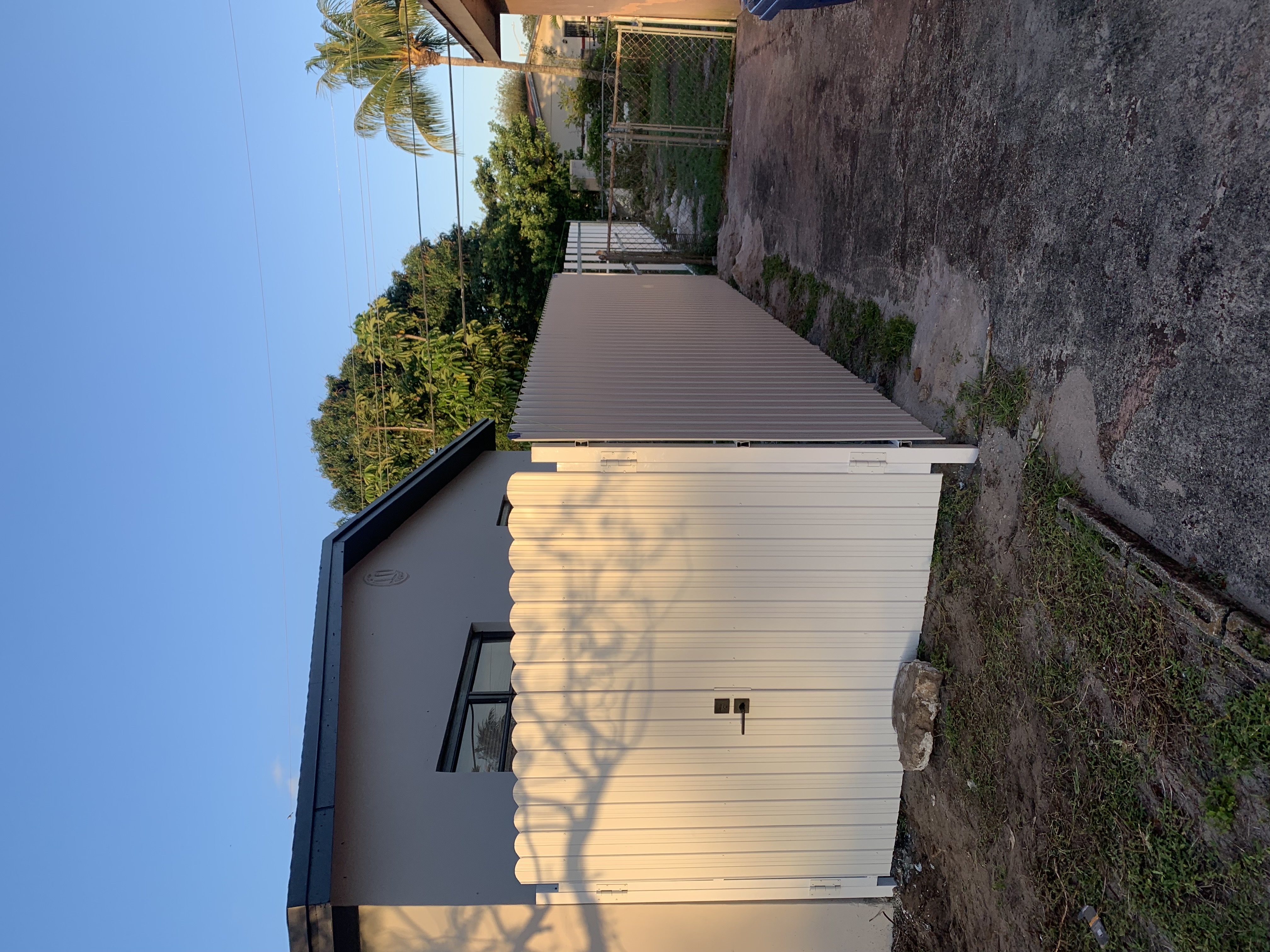 Image of nueva cerca de metal in Miami