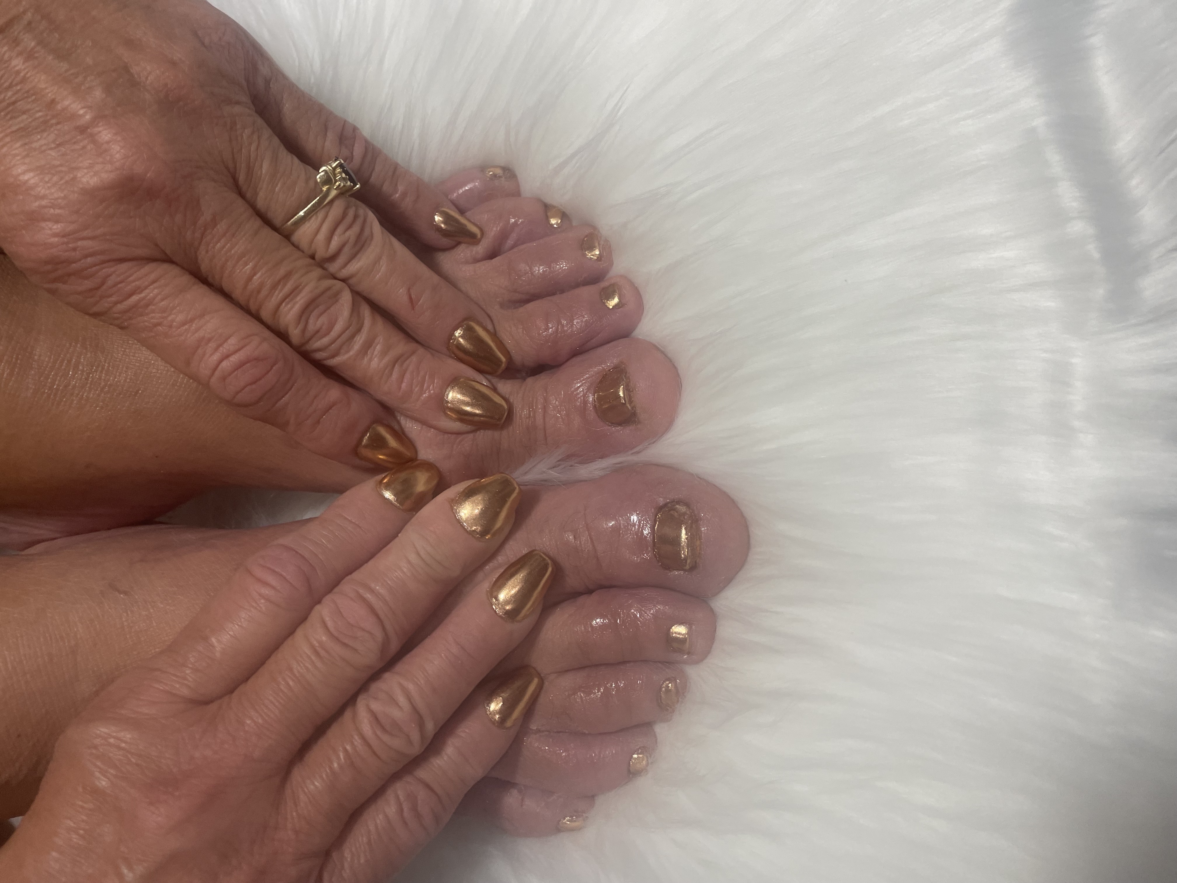Image of Cuida tu piel con un limpieza facial y luce unas hermosas uñas in Miami