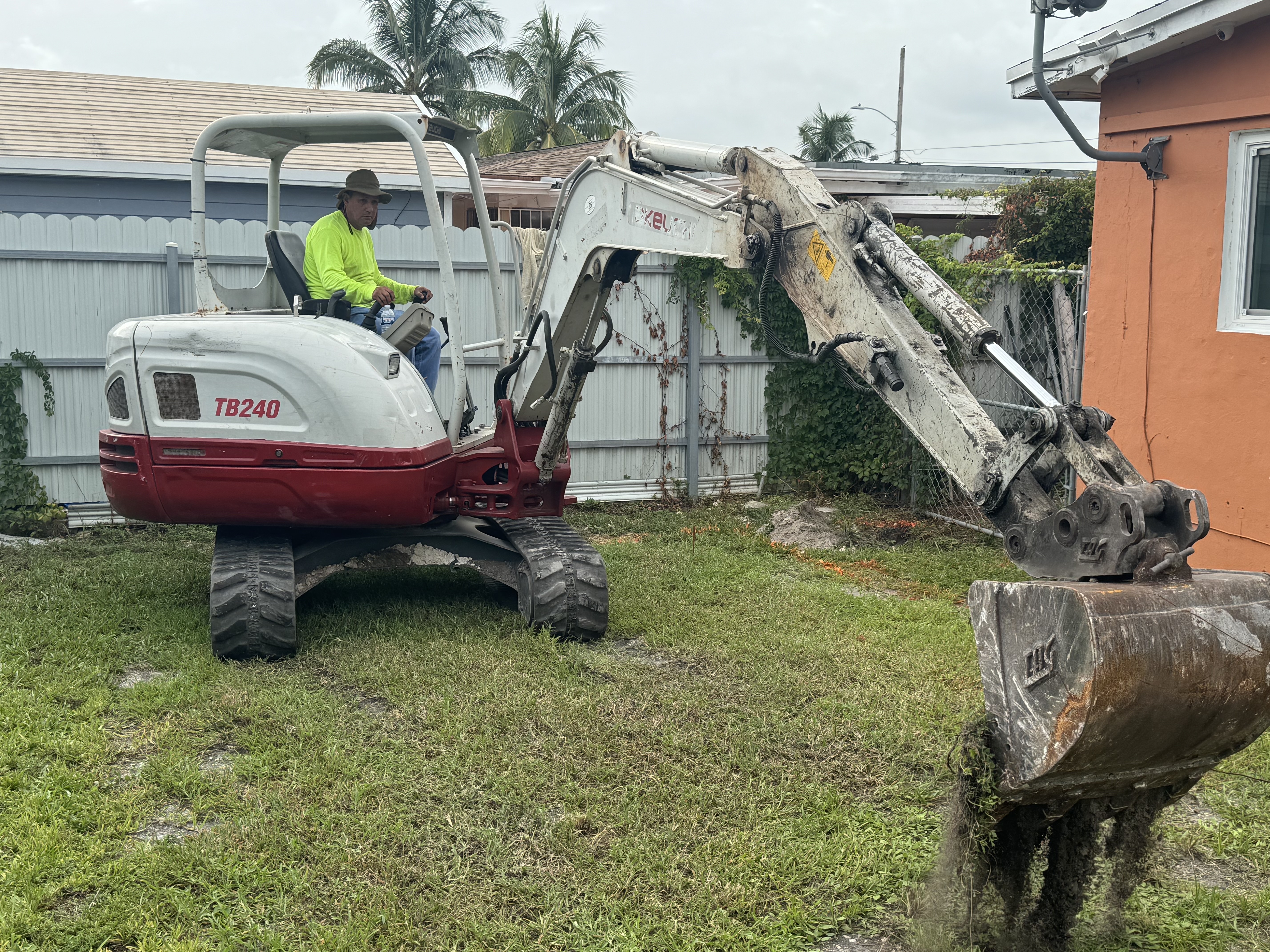 Image of bobcat service in Miami
