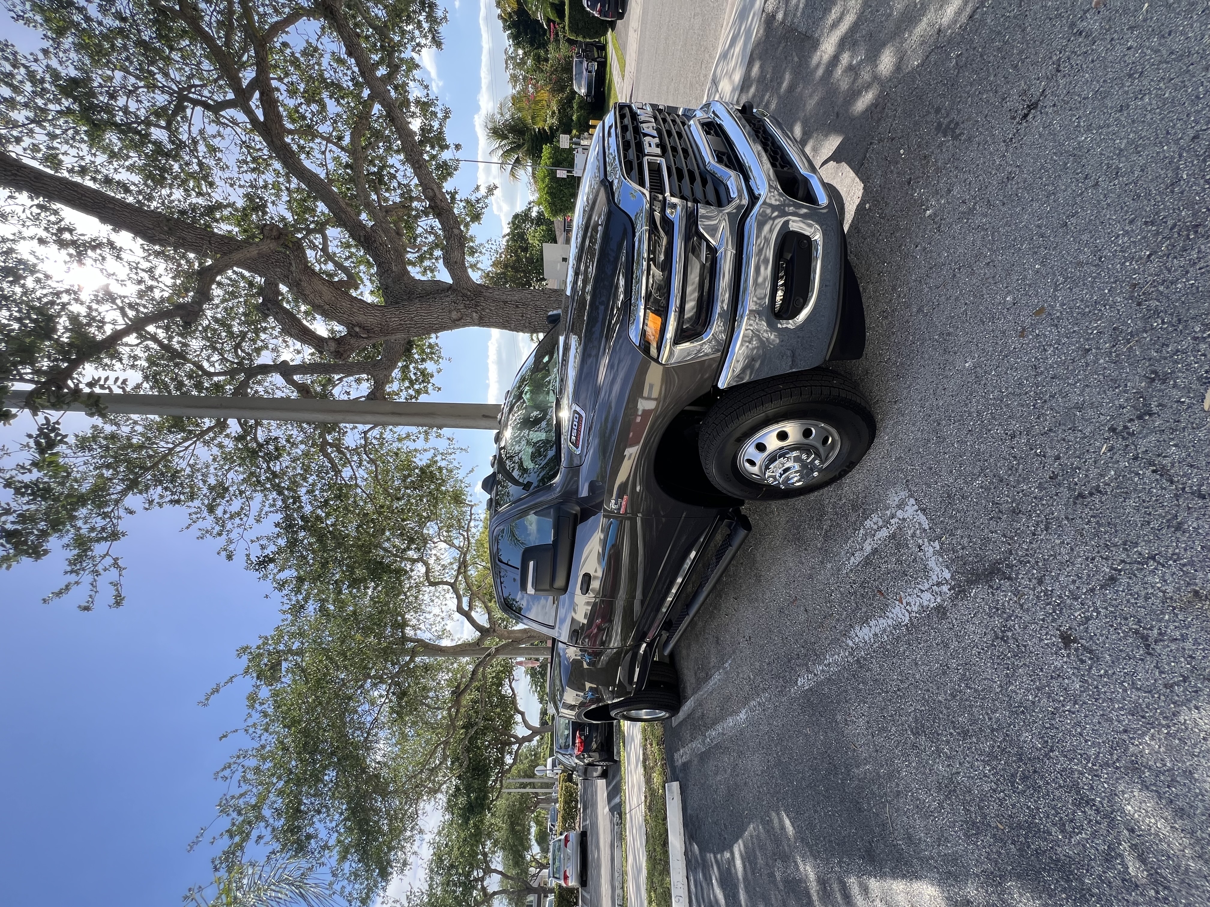 Image of Express Fénix Corp ofrece limpieza y recogida de basura. Respuesta rápida, precios justos. Llama ahora in cutler bay