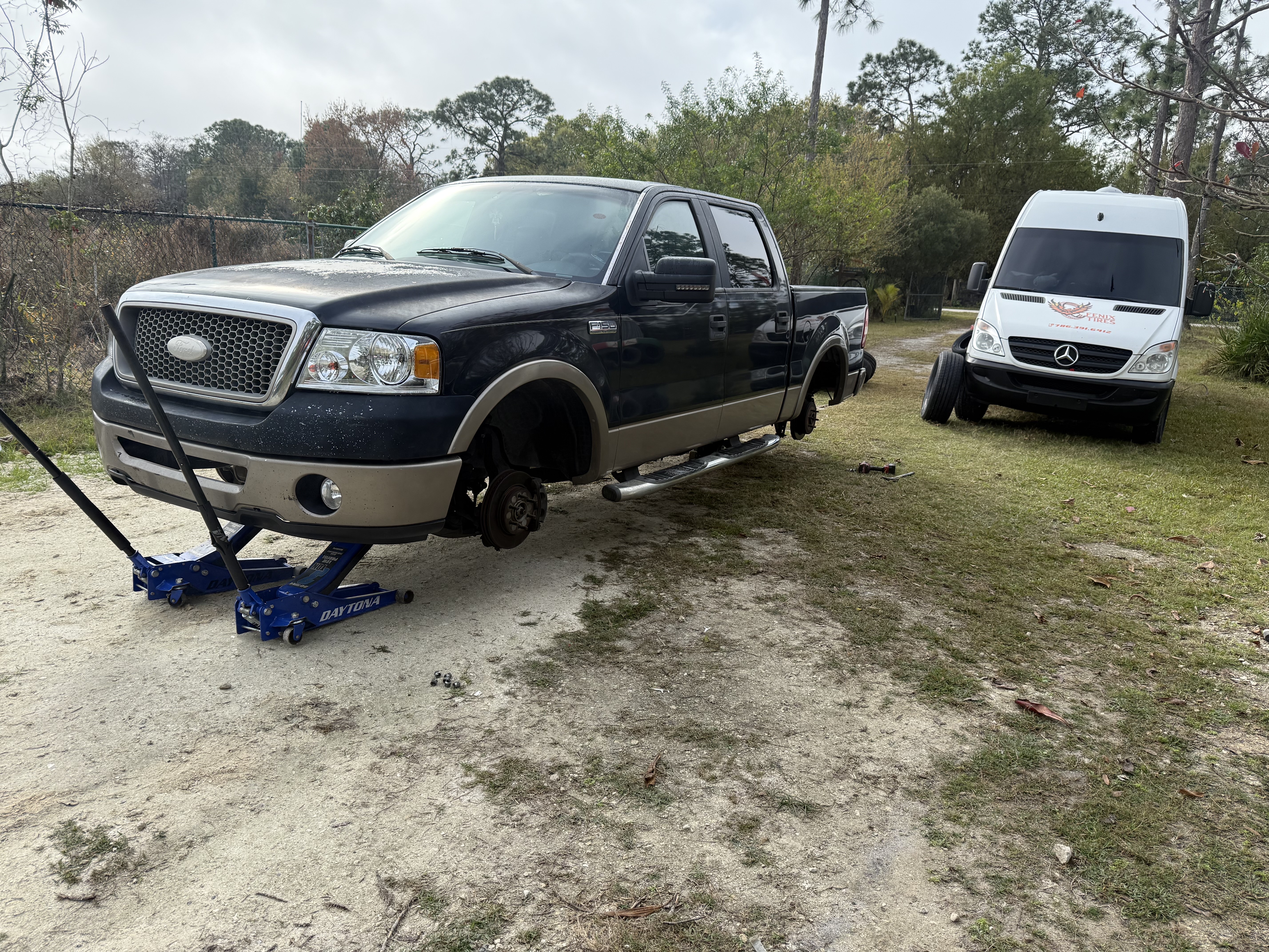 Image of mobile tire shop in Miami