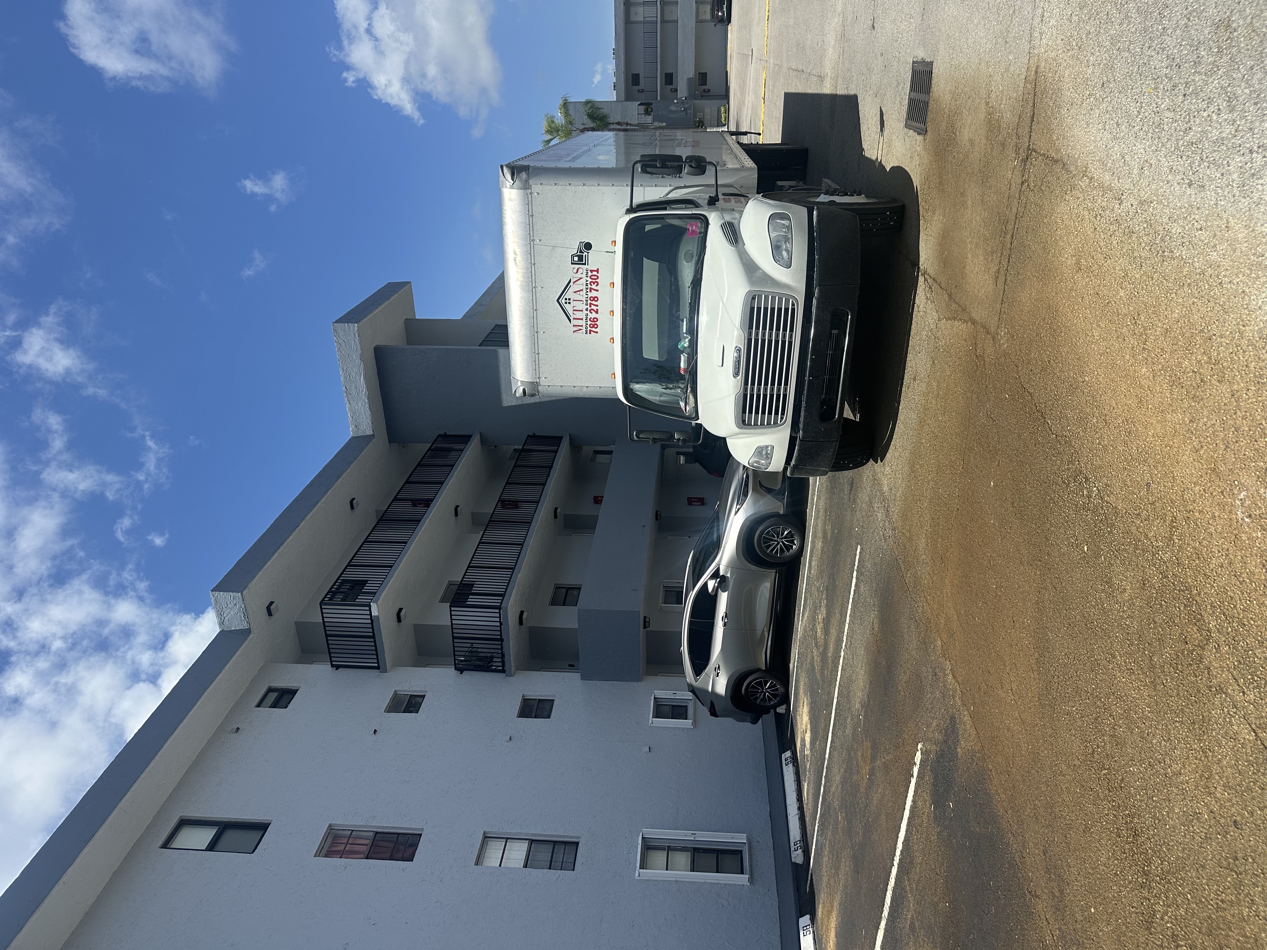 Image of Mitjans Mudanzas Delivery in Miami