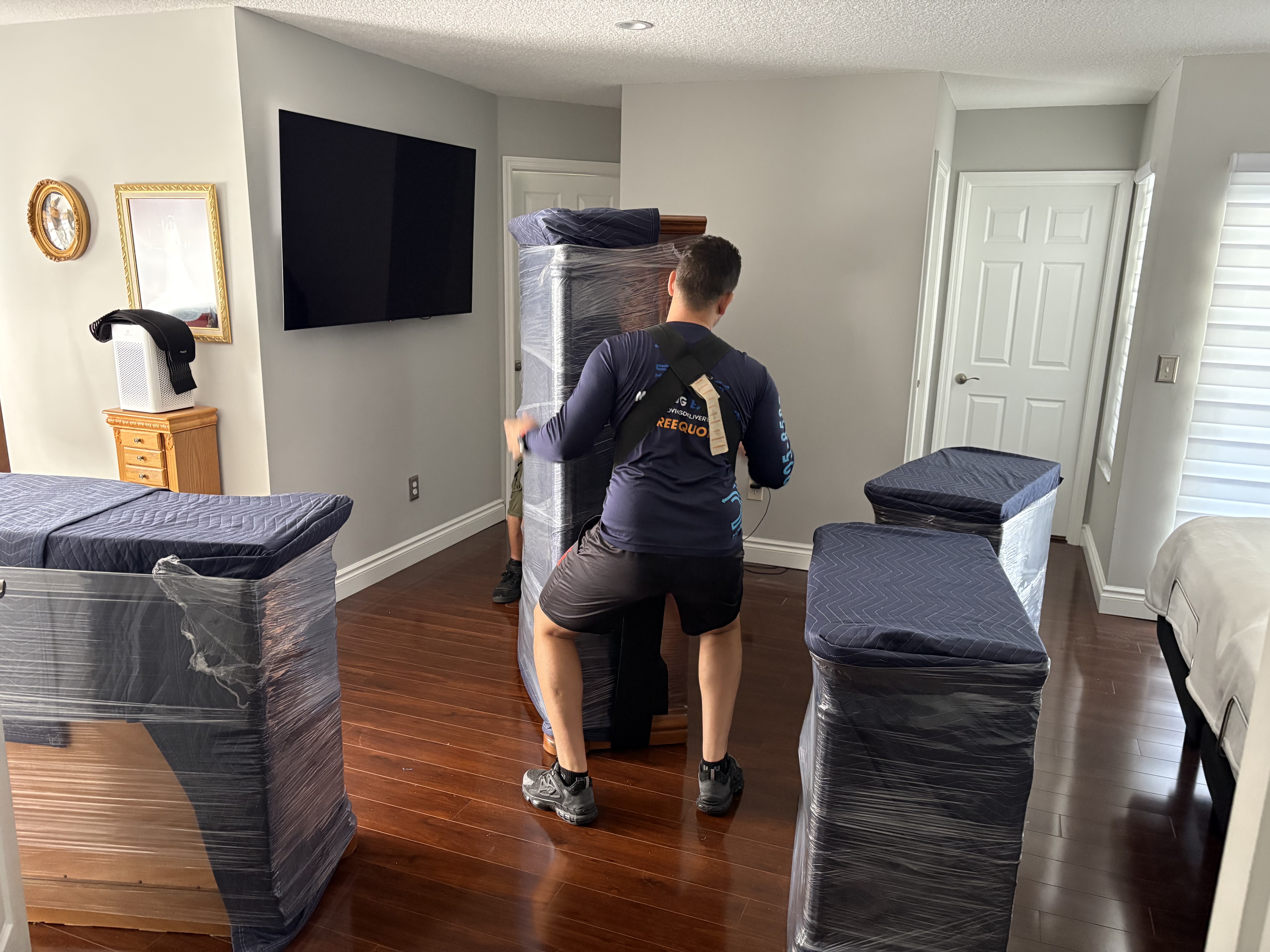 Image of DY MOVING in miami