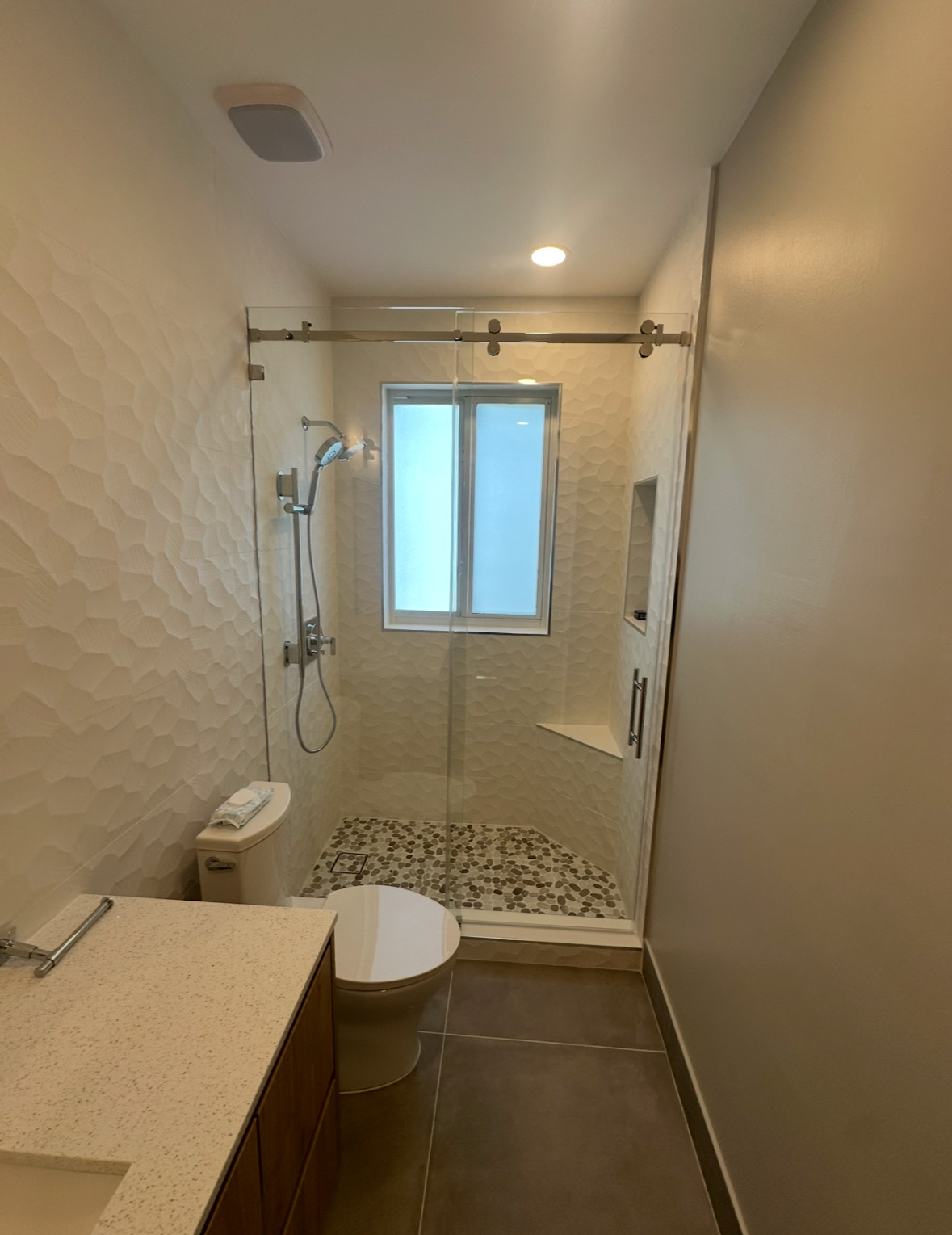 Image of glass shower door in Miami