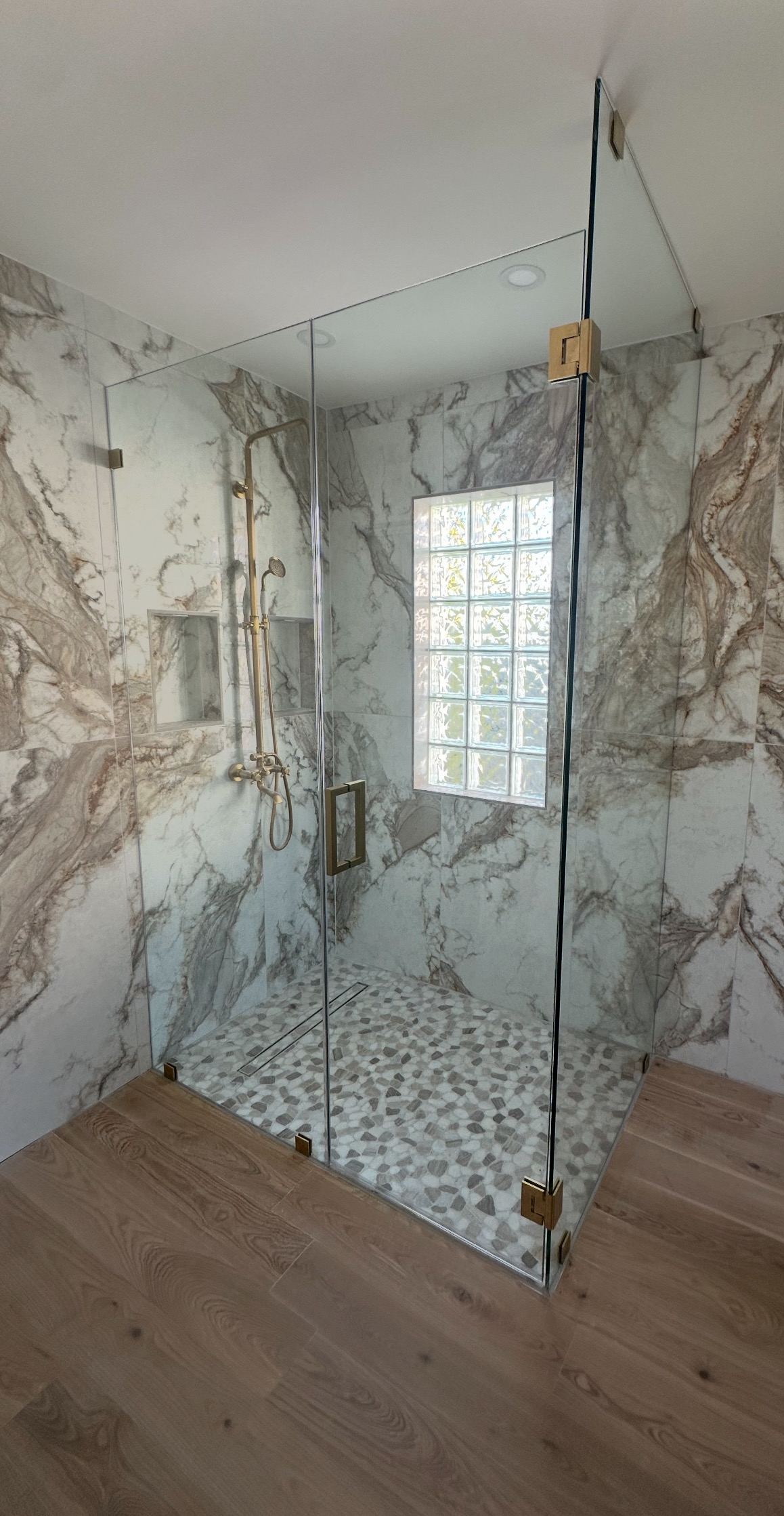 Image of glass shower door in Miami