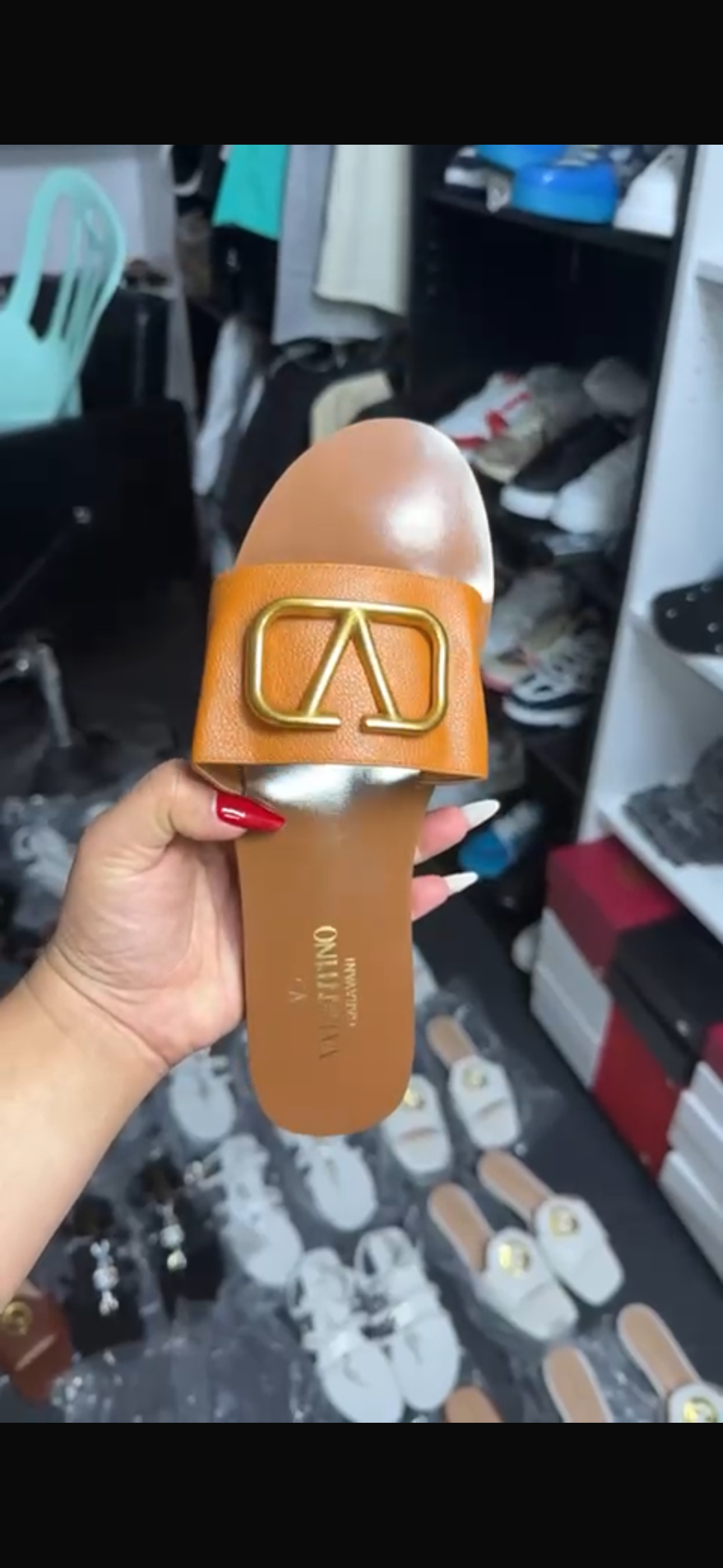 Image of Sandalias de Marca en Oferta 🩴🔥 Downtown Miami in Miami