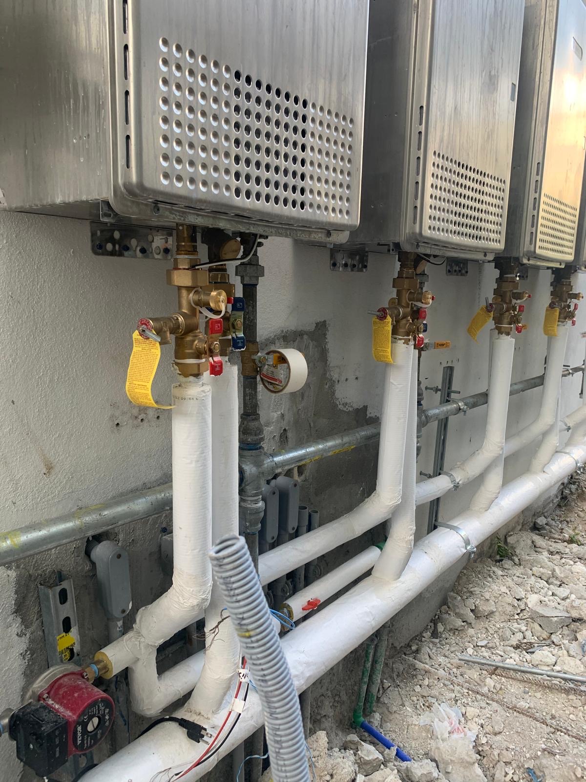 Image of friendly family plumbing in Miami