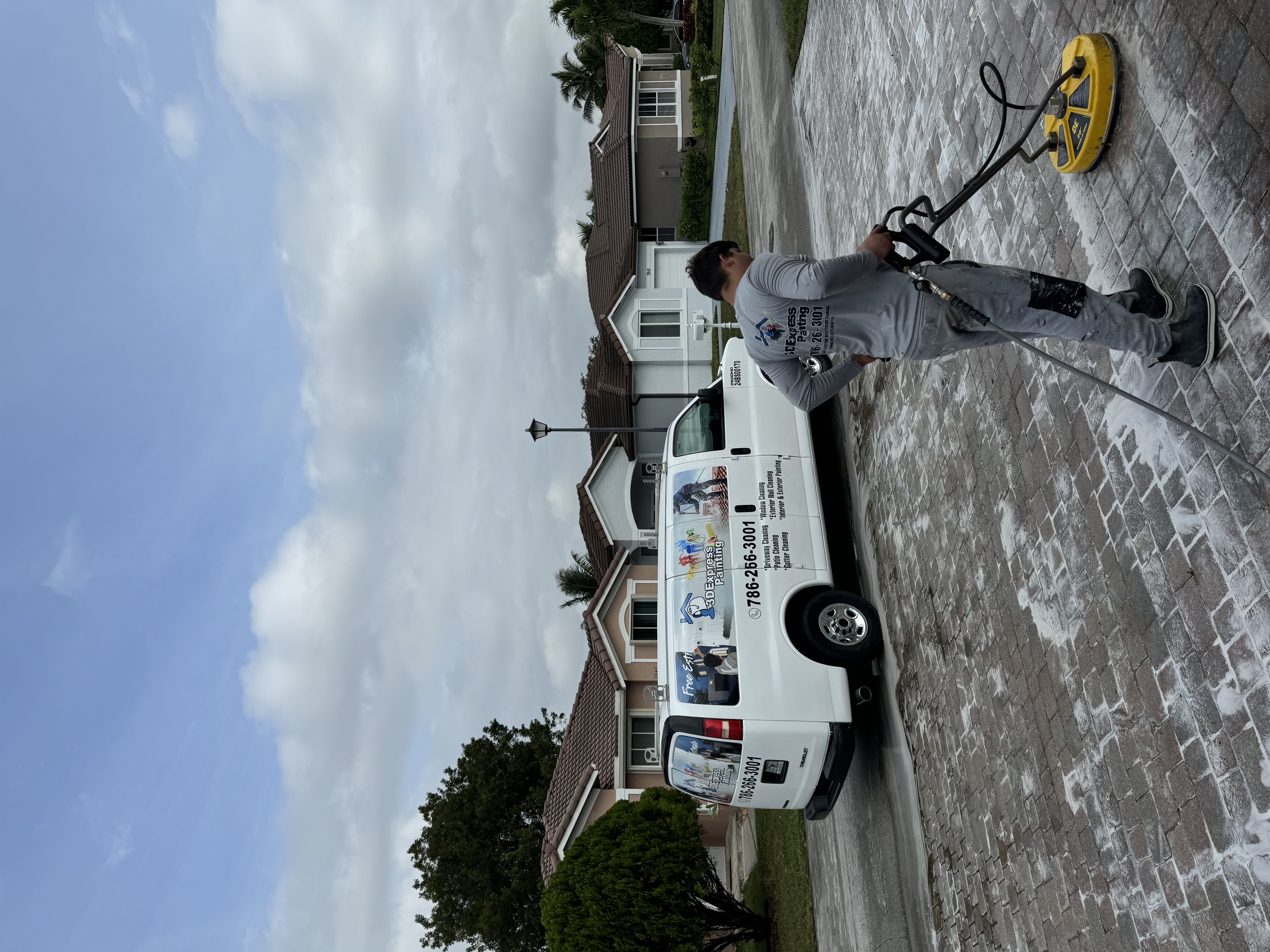 Image of Pintura Exterior &Interior Pressure Cleaning in Miami