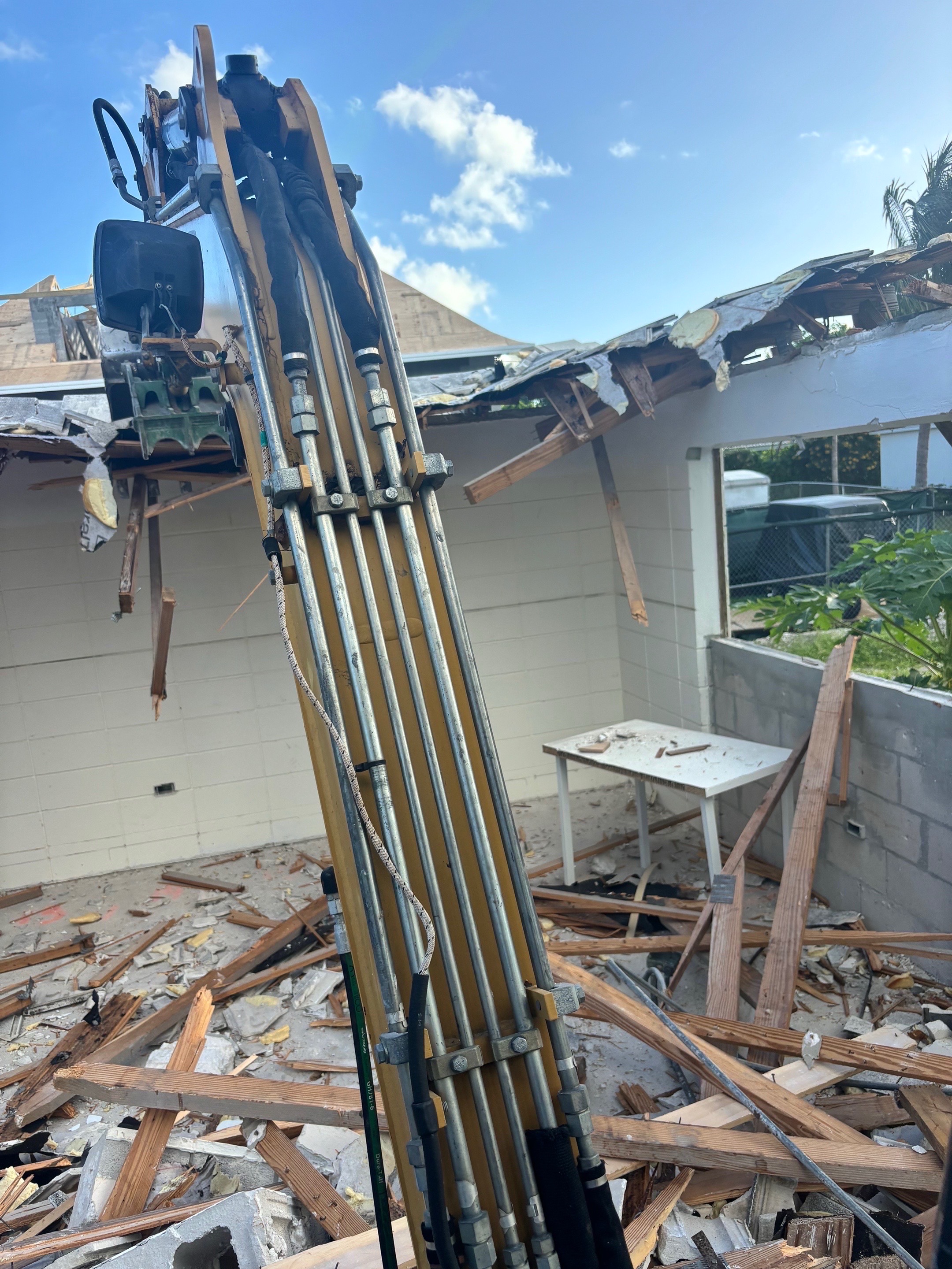 Image of heavy equipment  in miami