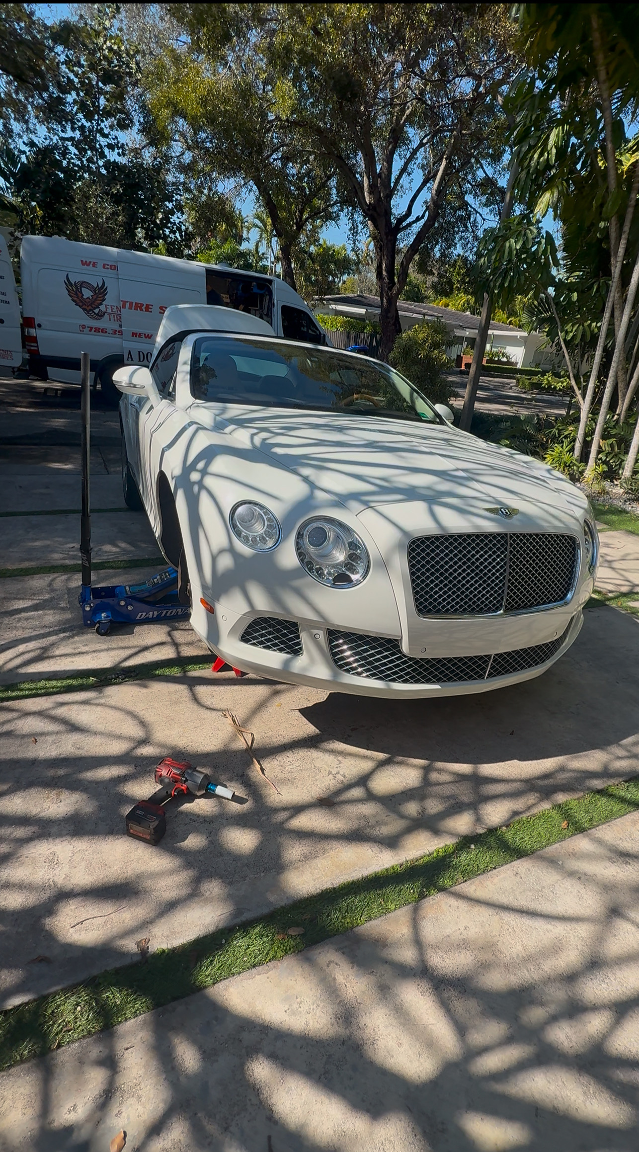 Image of mobile tire shop in Miami