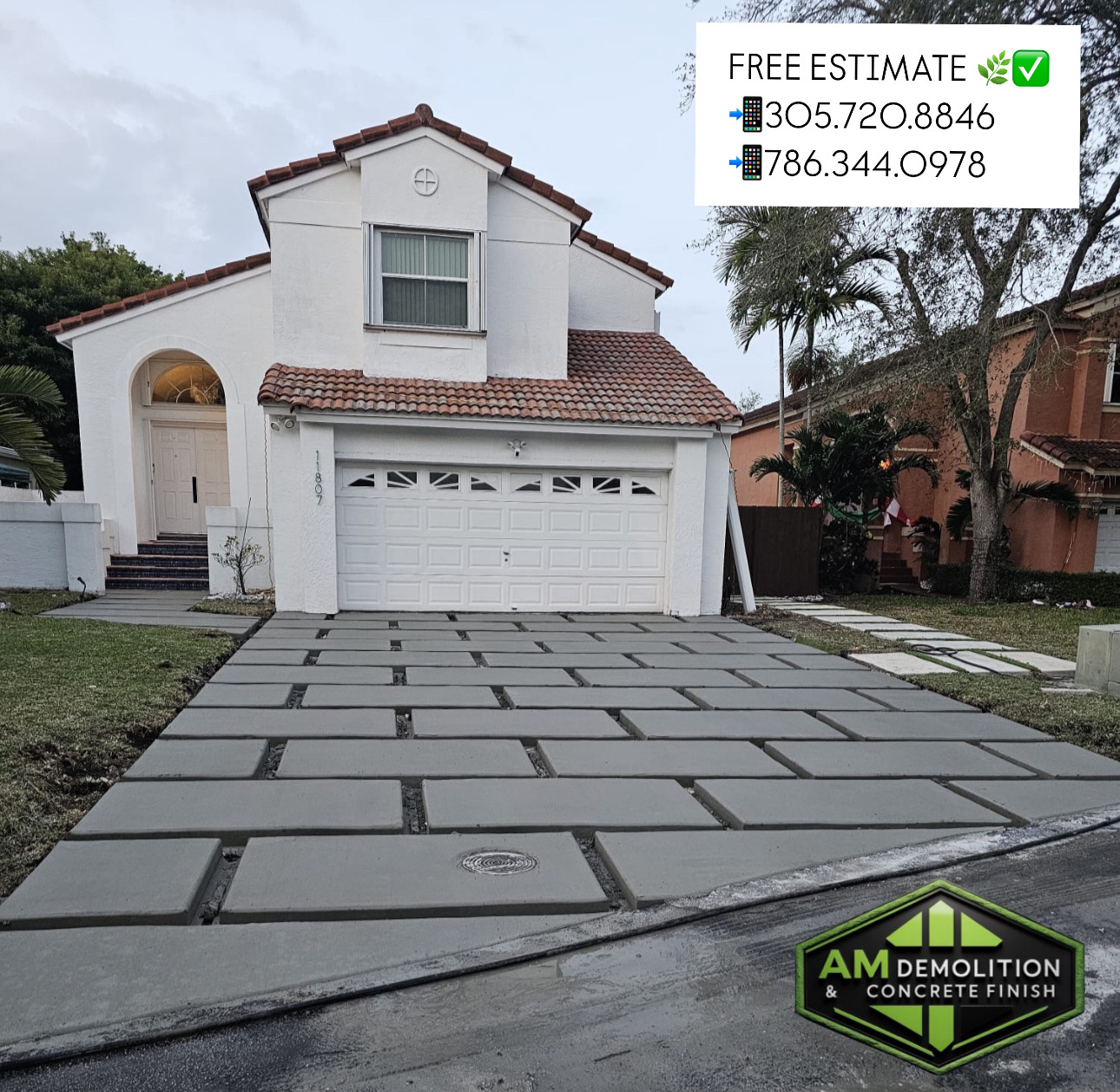 Image of CONCRETE SQUARES + ARTIFICIAL GRASS in Miami
