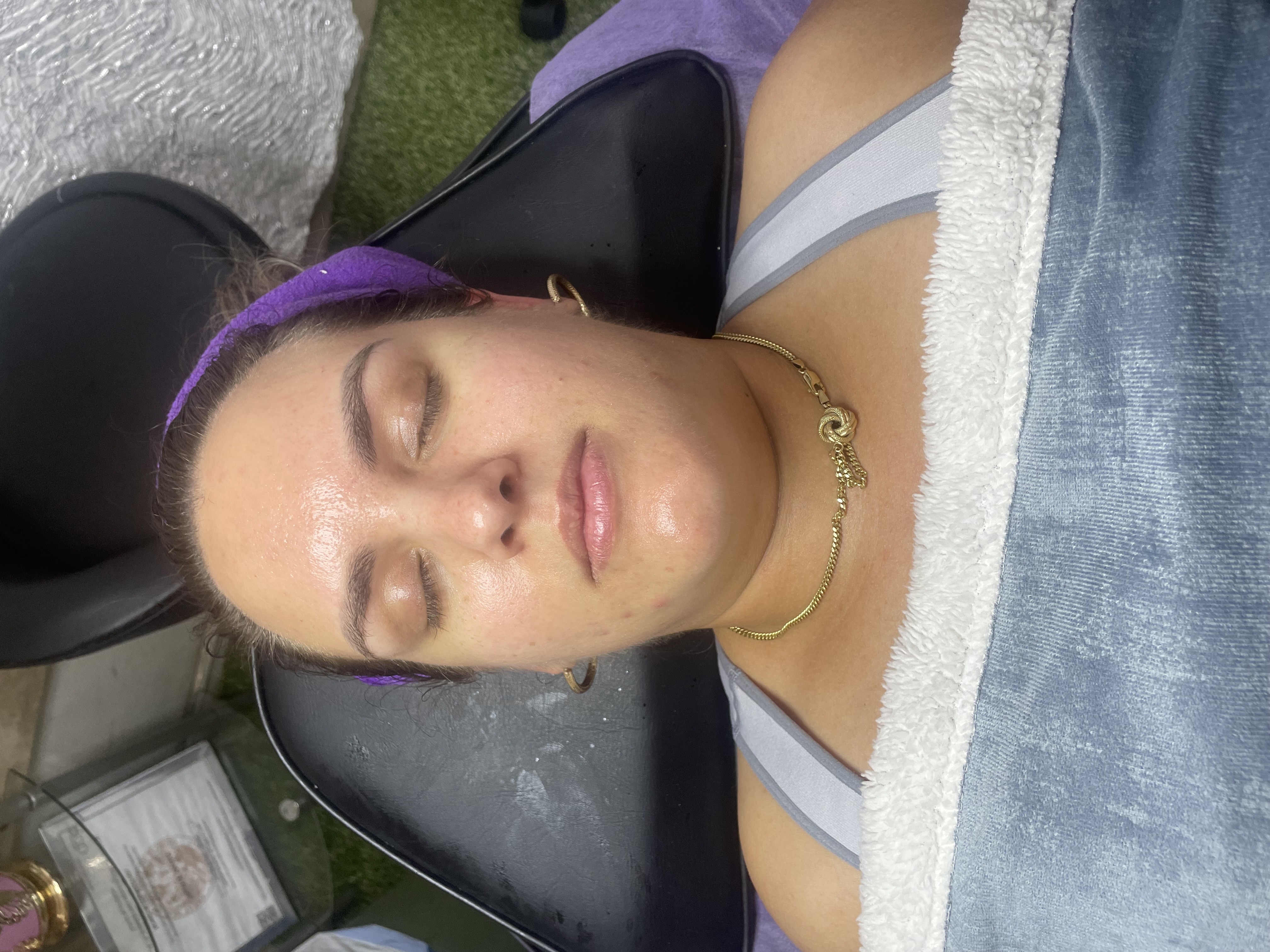 Image of Cuida tu piel con un limpieza facial y luce unas hermosas uñas in Miami