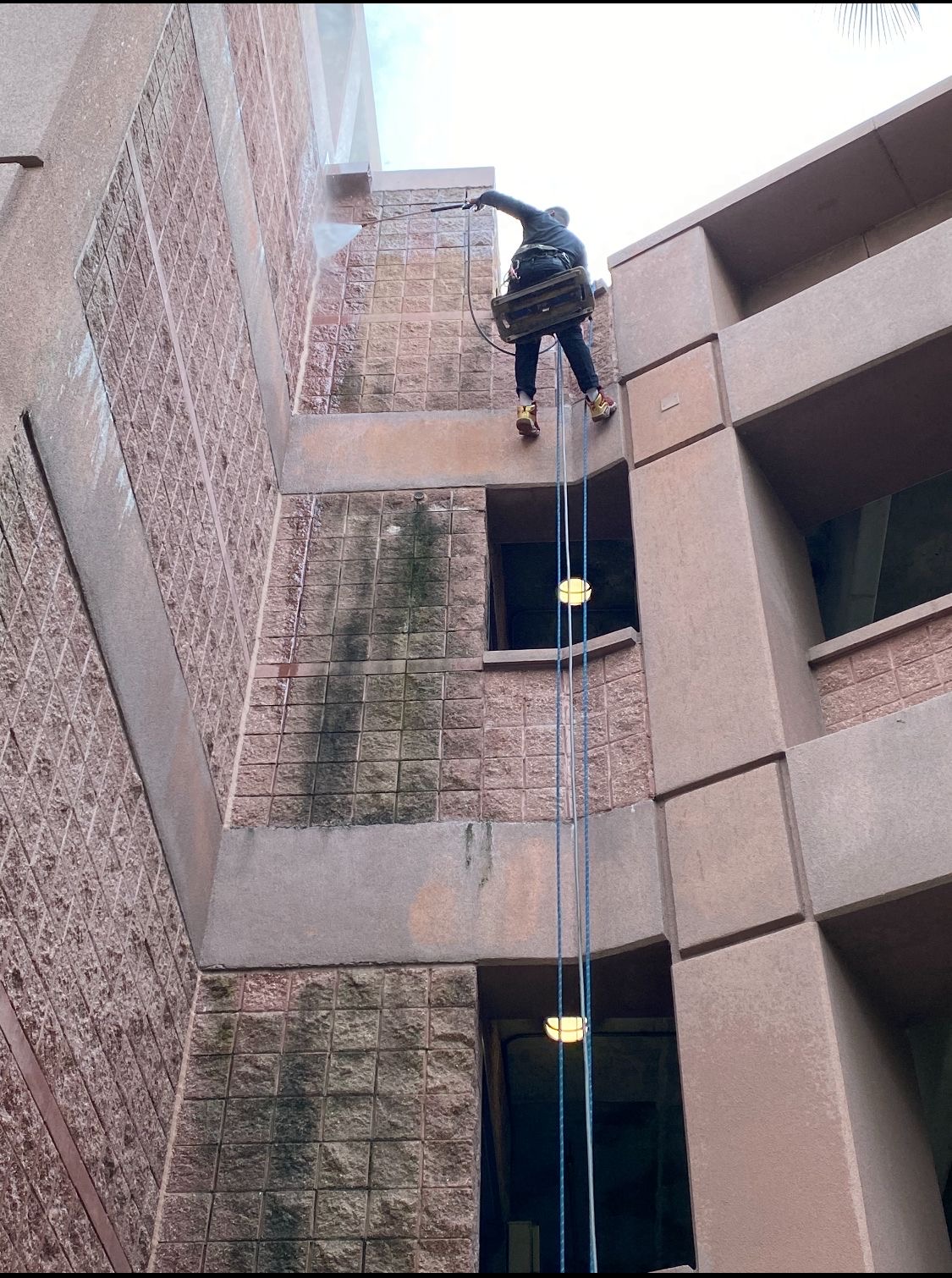 Image of high glass Windows cleaning  in Miami
