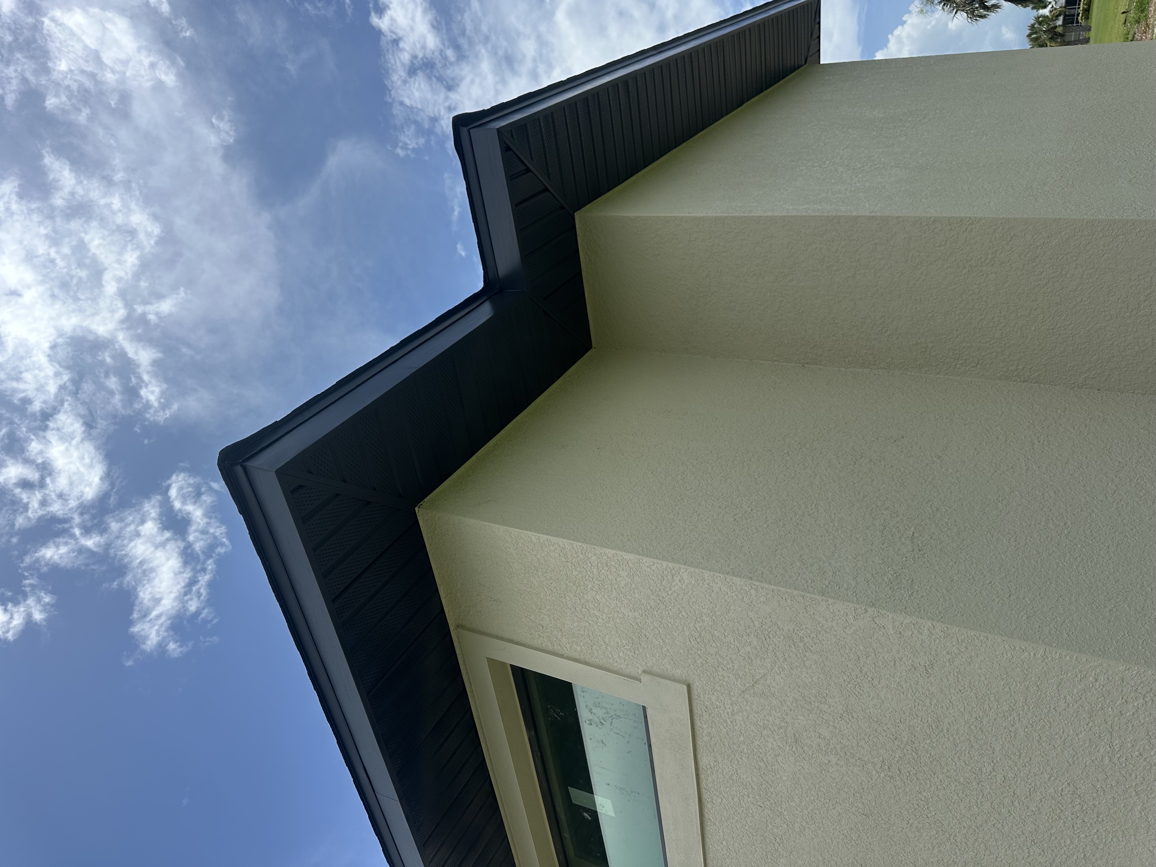 Image of instalación de soffit fascia y gutter in Lehigh acres
