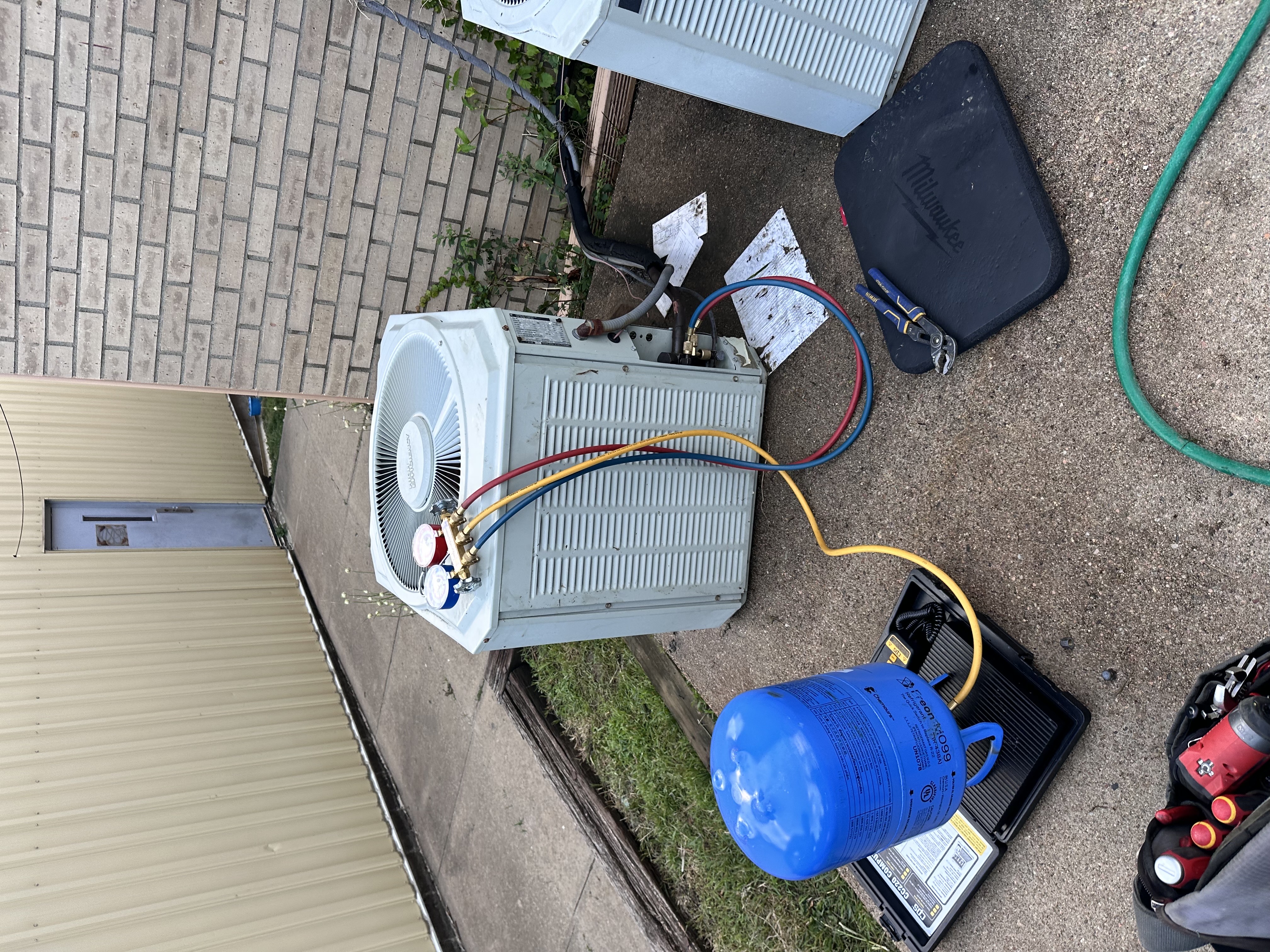 Image of Nuevas instalaciones y servicios de reparación  in Omaha