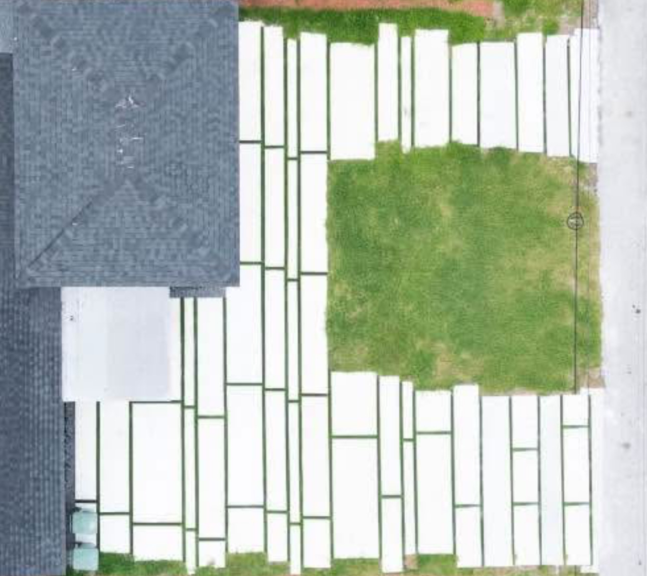 Image of CONCRETE SQUARES + ARTIFICIAL GRASS in Miami
