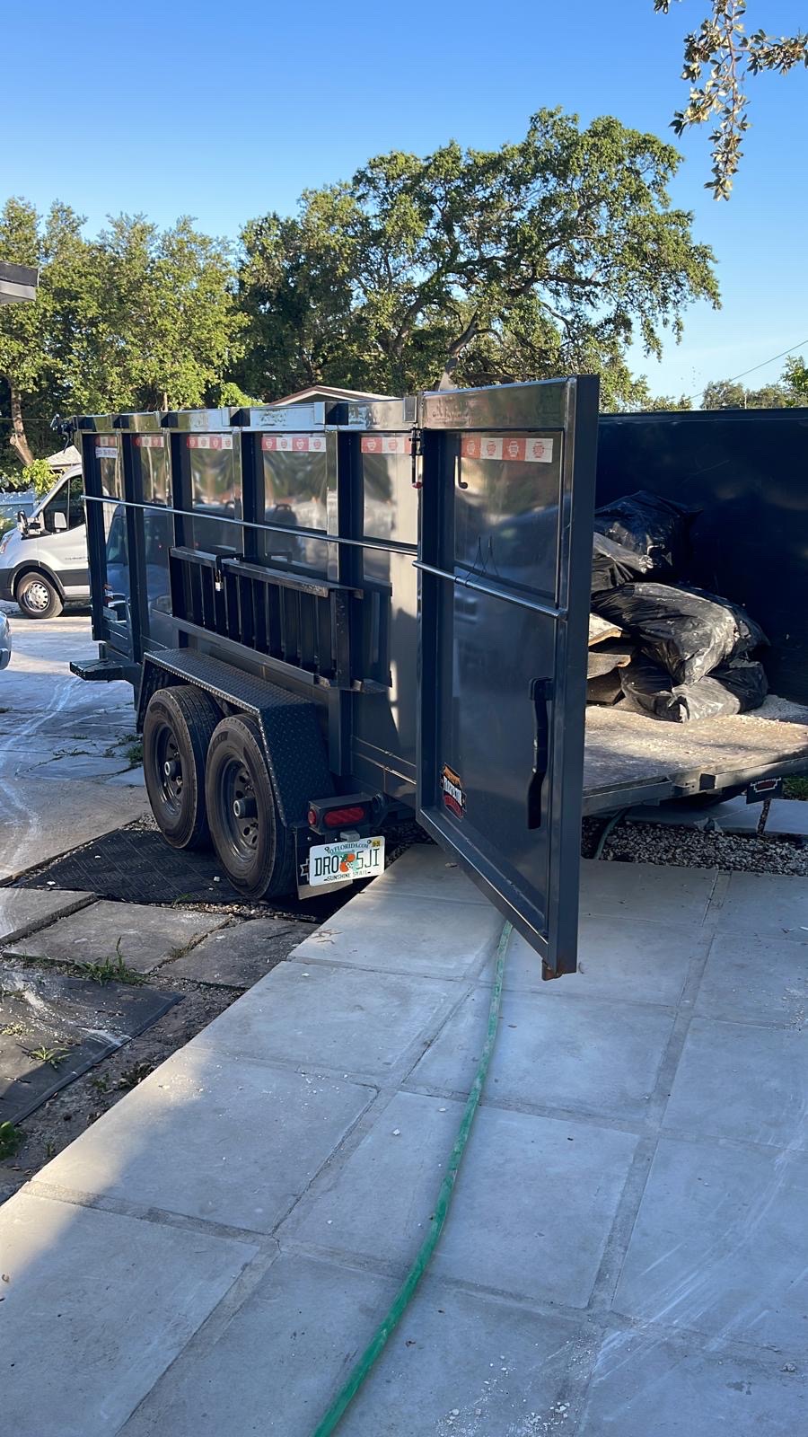 Image of Se renta tráiler in Miami