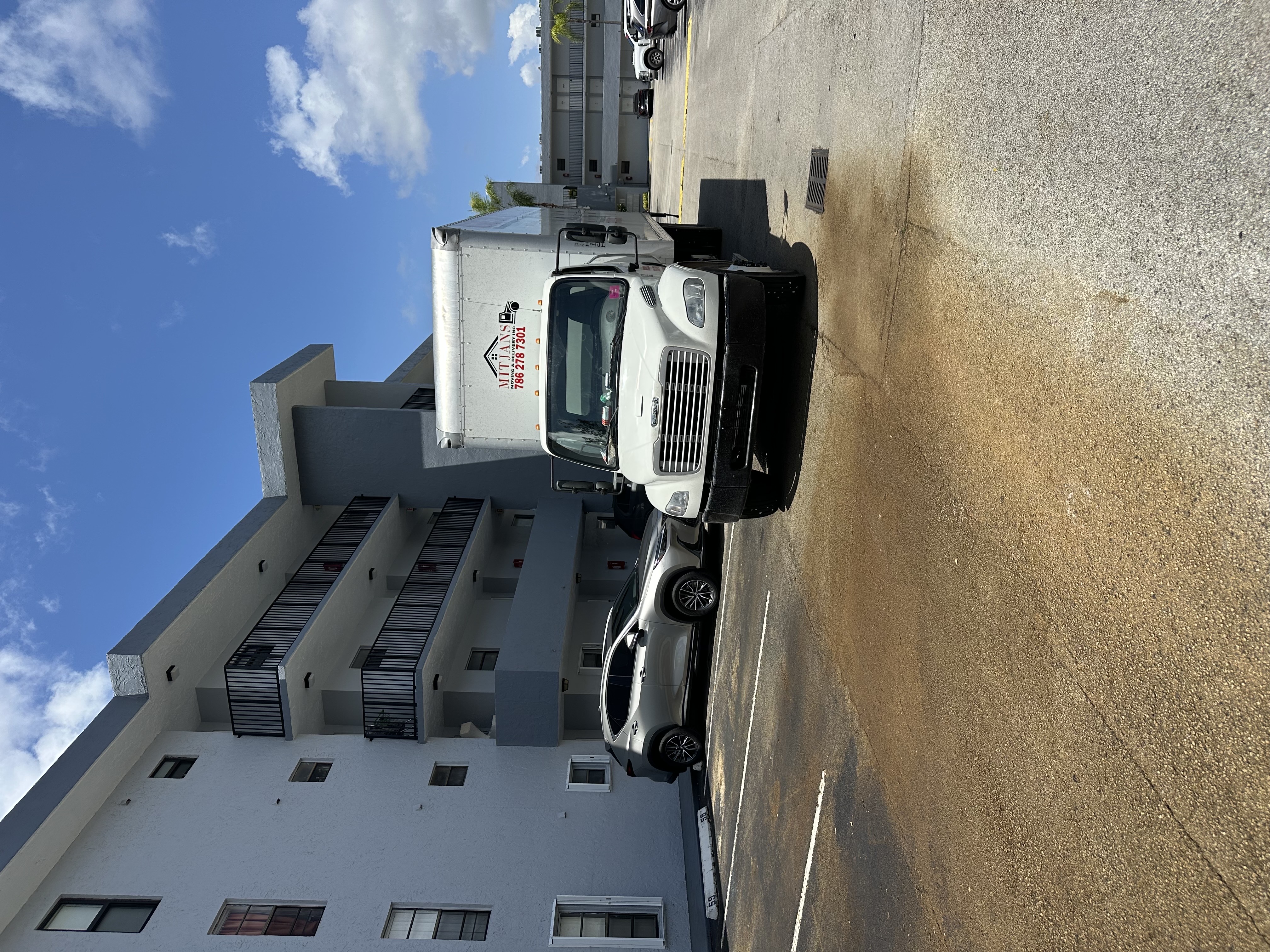 Image of Mitjans Mudanzas Delivery in Miami