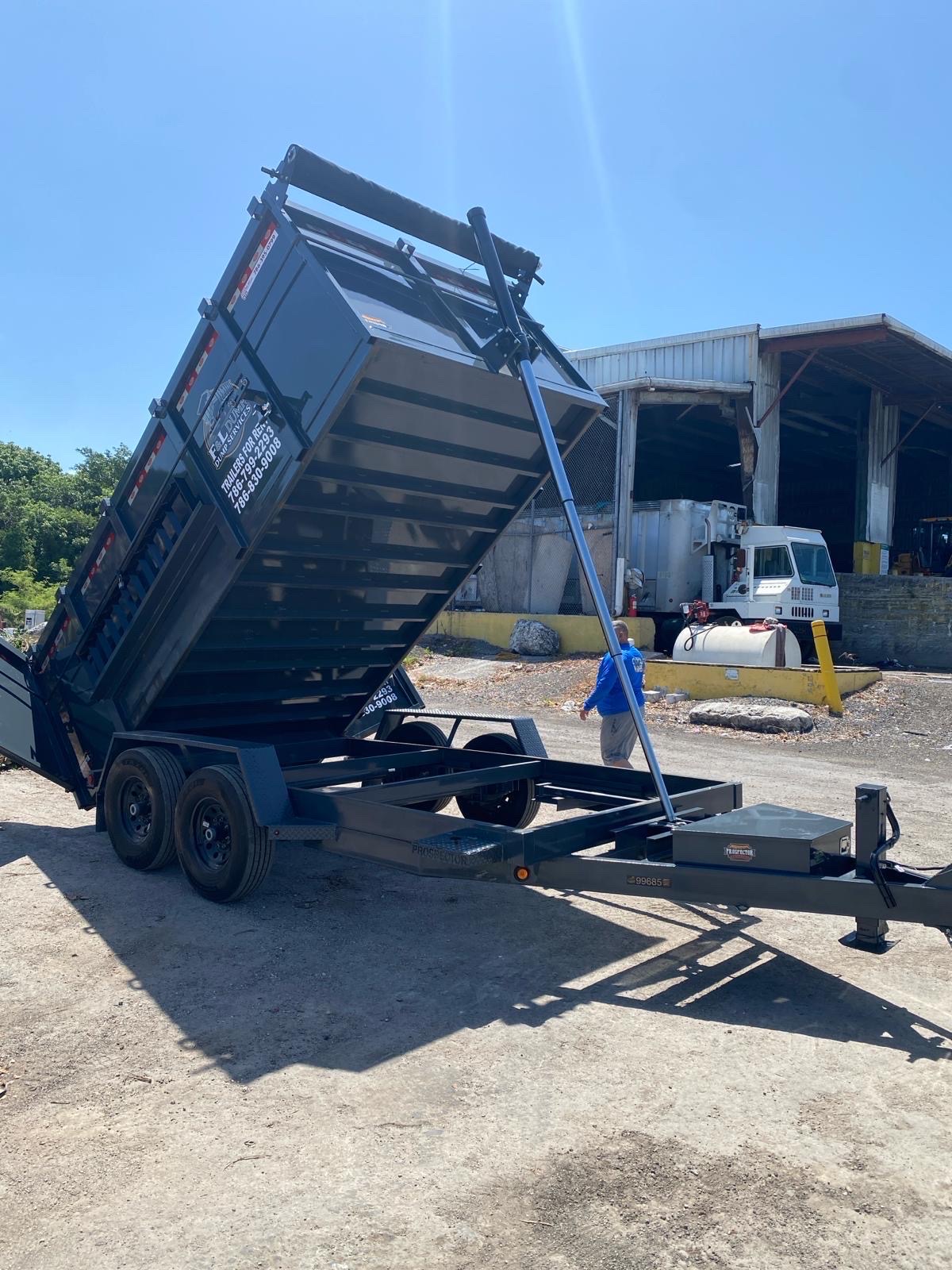 Image of Se renta tráiler in Miami