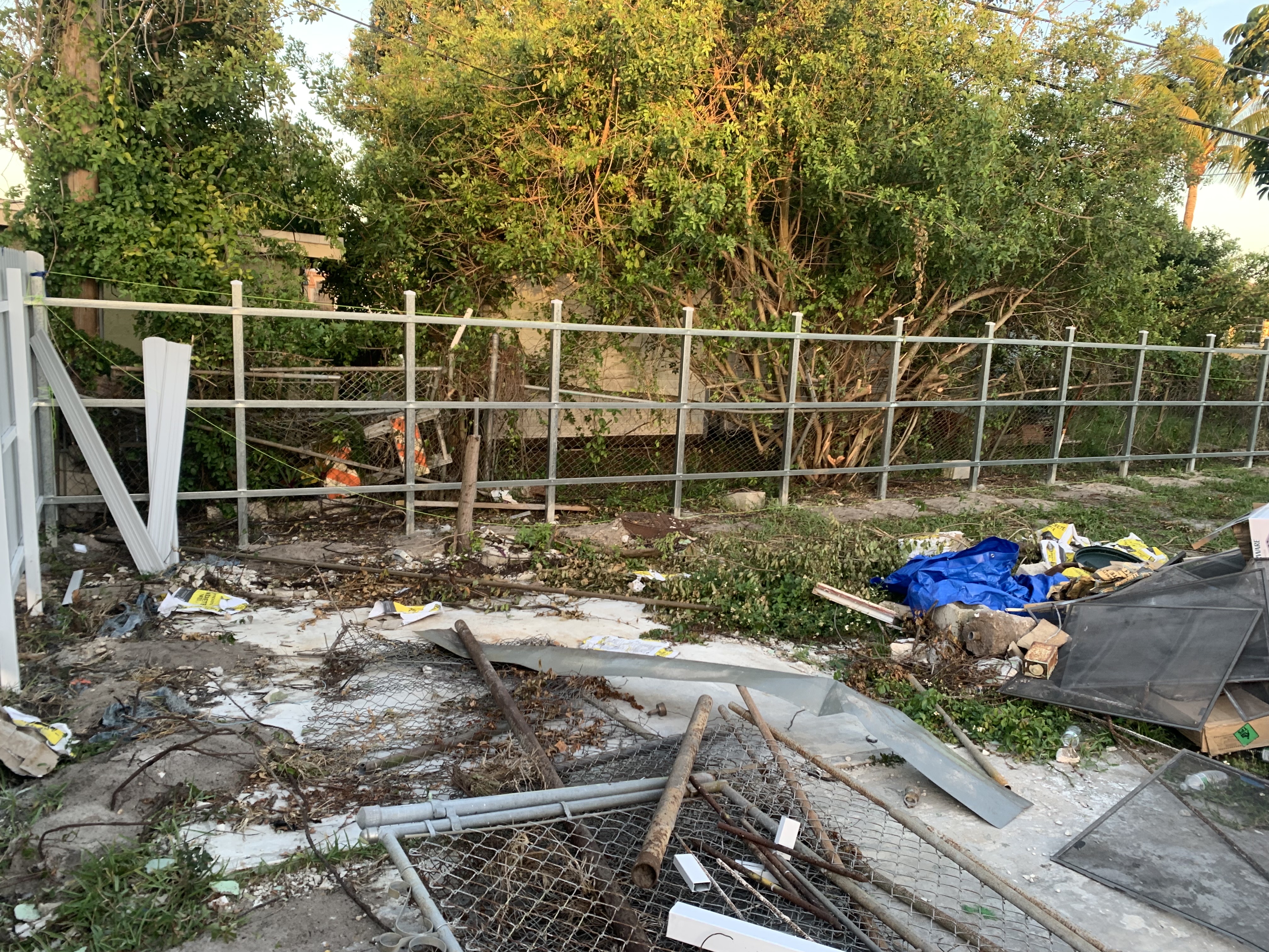 Image of nueva cerca de metal in Miami
