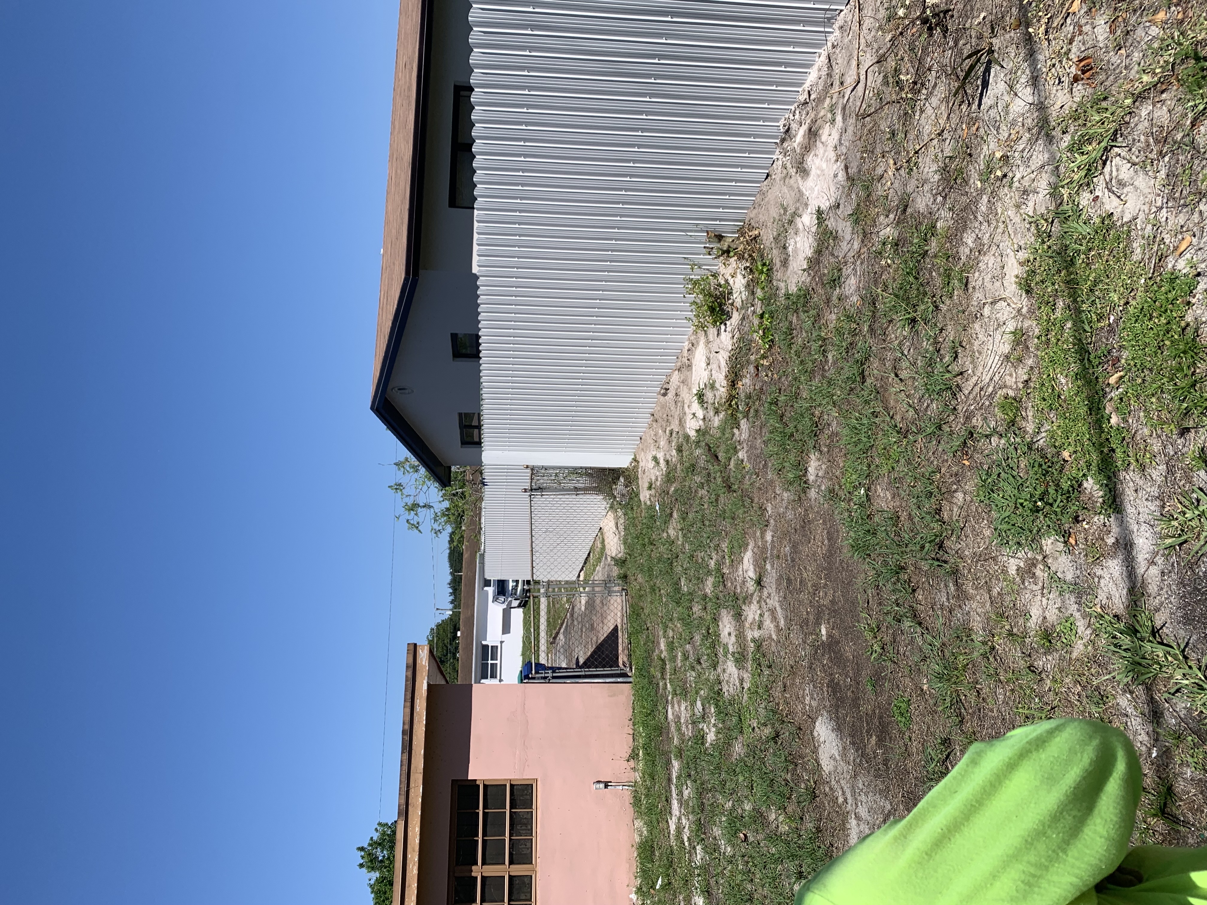 Image of nueva cerca de metal in Miami